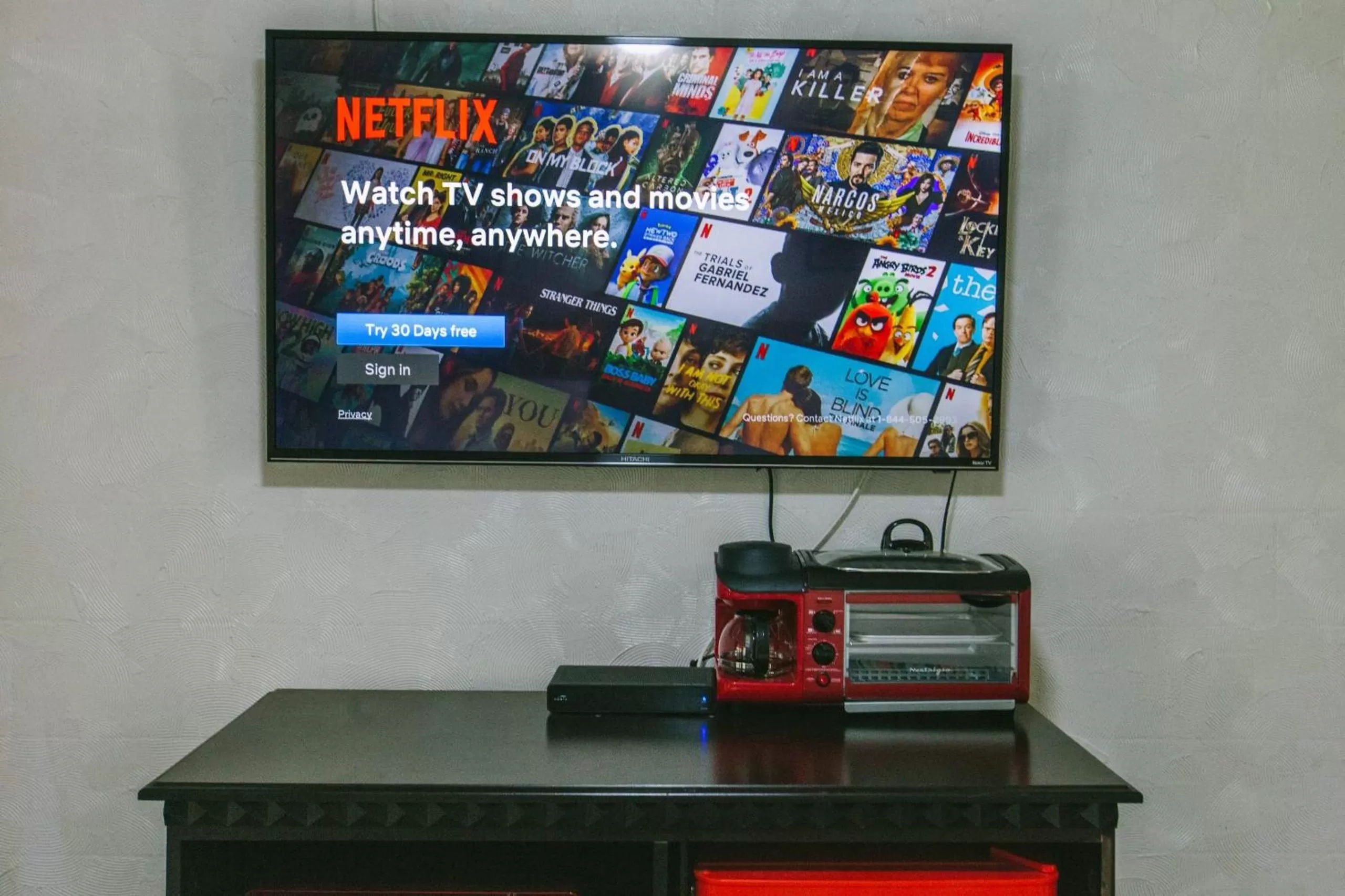 TV and multimedia in Route 19 Inn