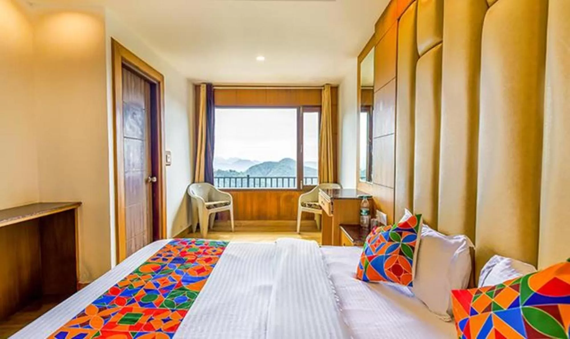 Bed in FabHotel Clock View 500M From The Mall Road