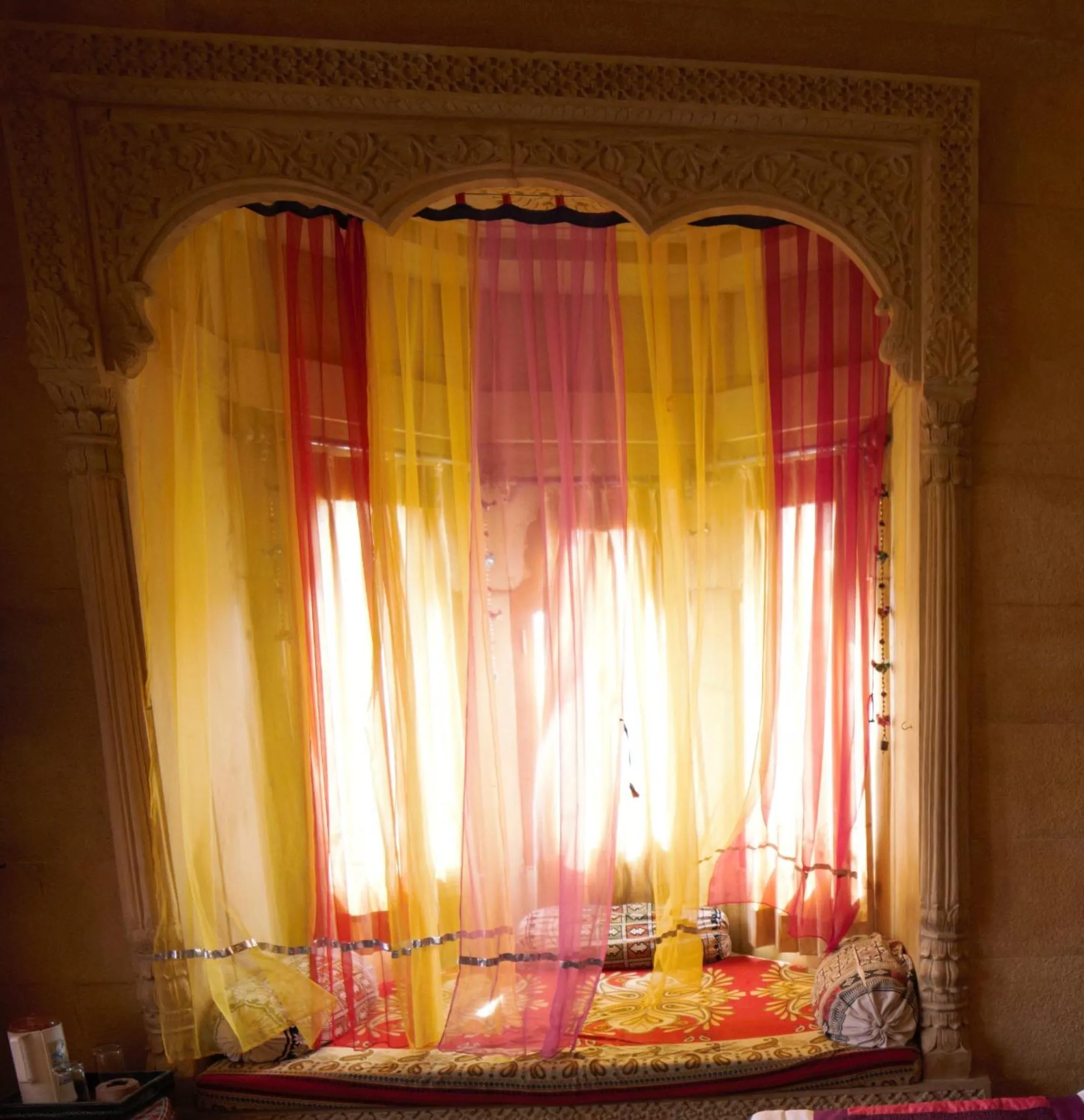 BBQ facilities, Bed in Hotel Royal Haveli