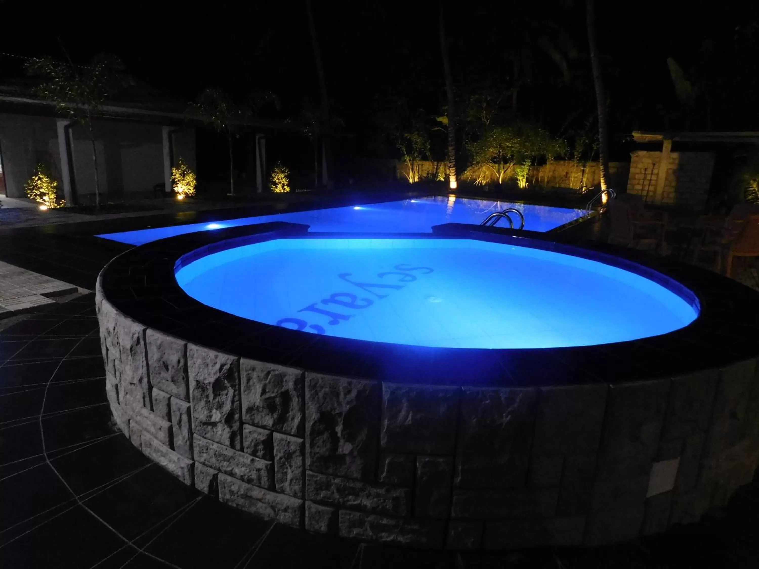 Swimming pool in Seyara Holiday Resort