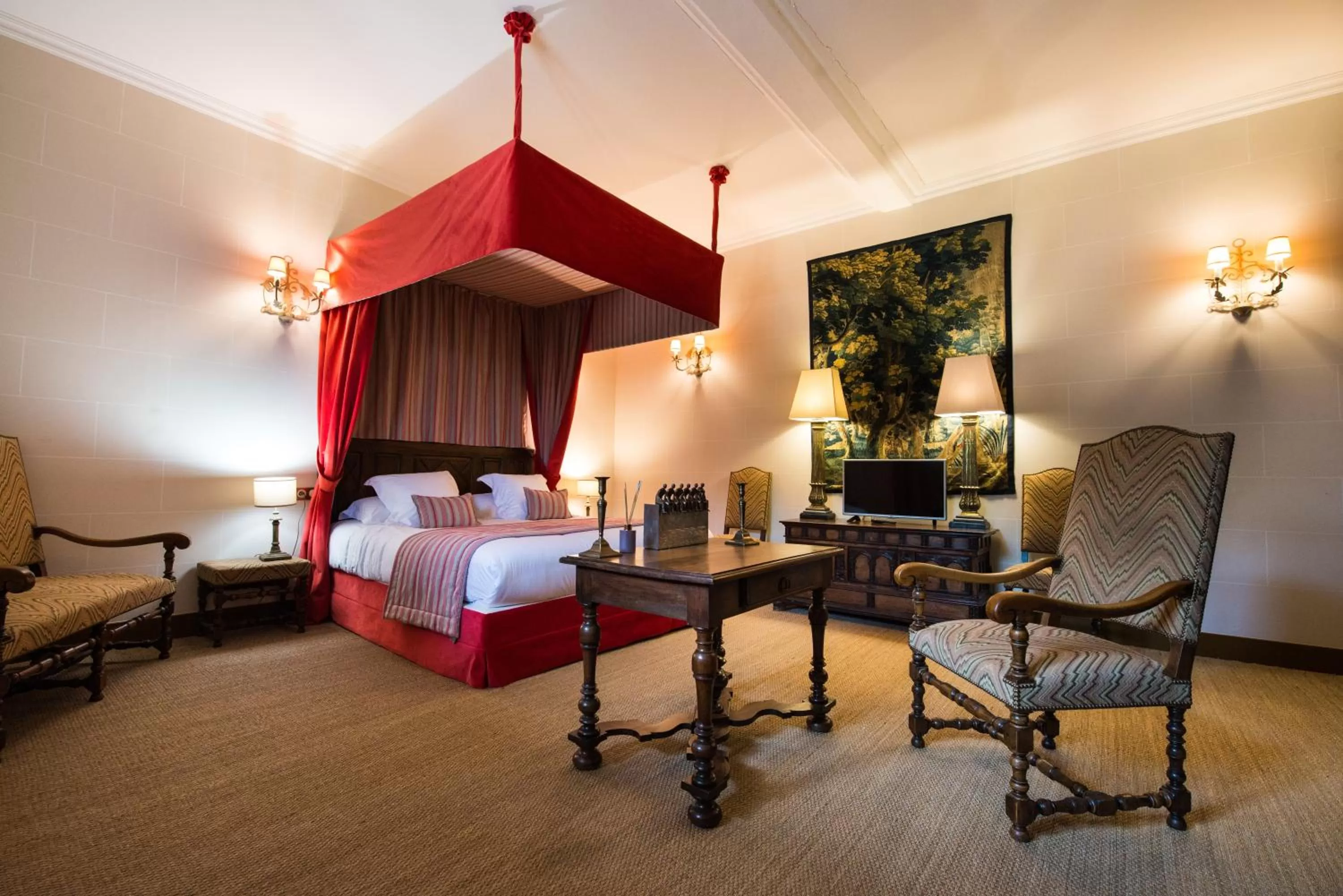 Photo of the whole room, Bed in Hôtel du Domaine de La Groirie - Le Mans