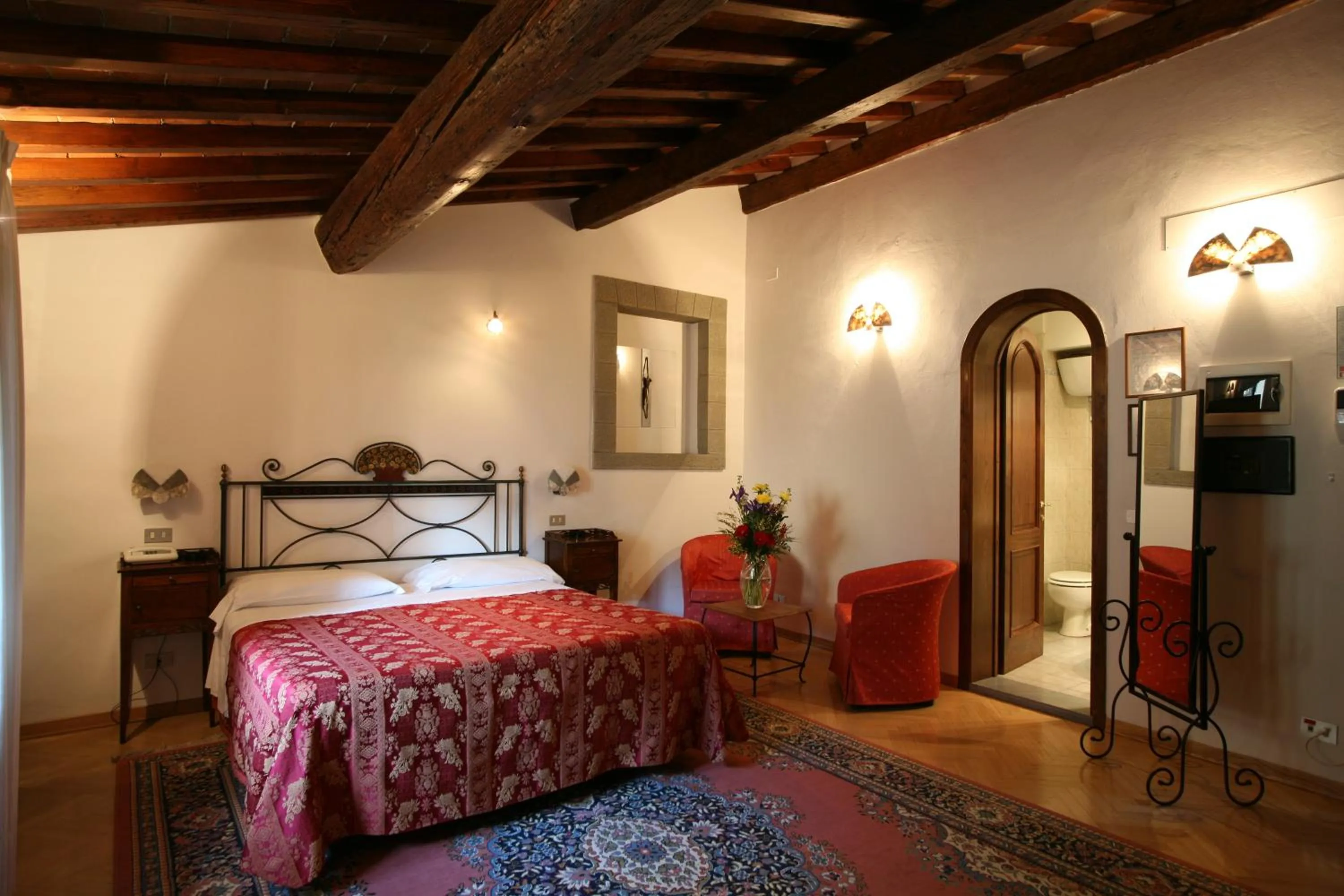 Photo of the whole room, Bed in Hotel Collodi Firenze