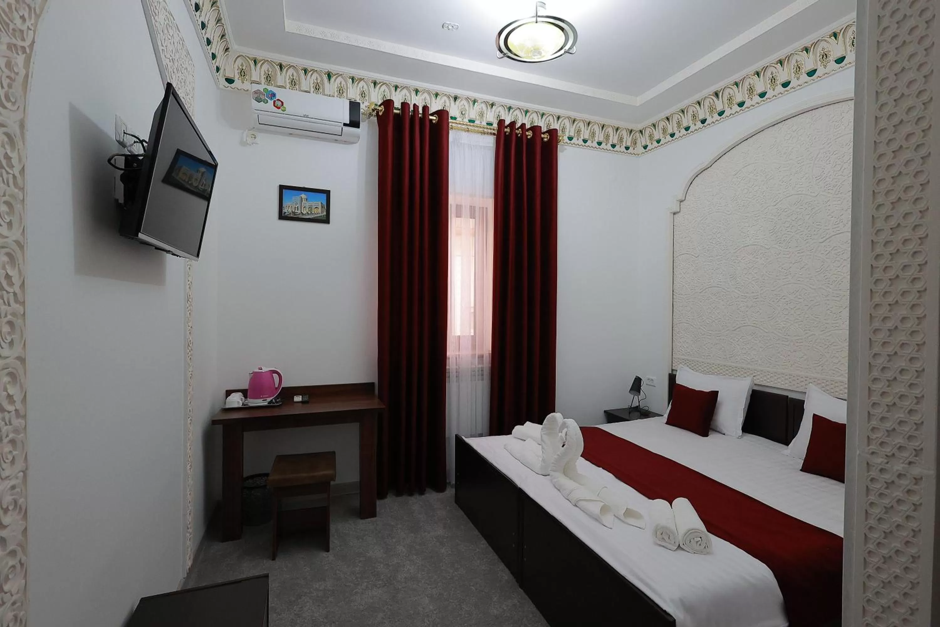 Bed in Jahangir Boutique Bukhara