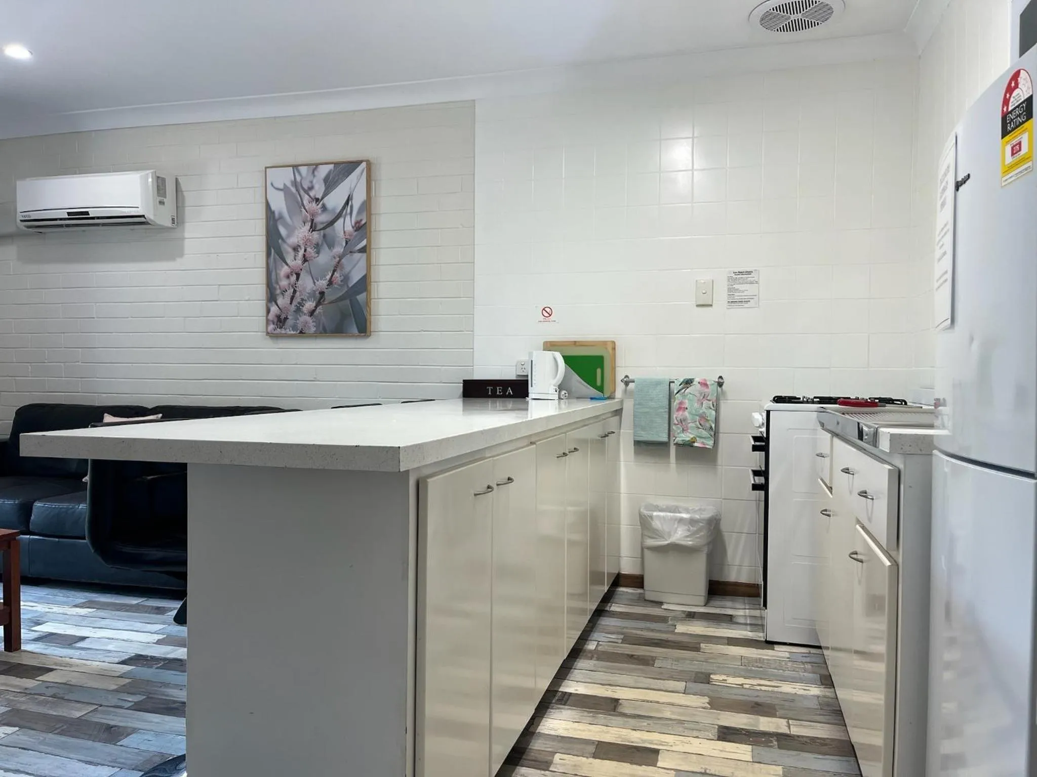 Kitchen or kitchenette in Emu Beach Chalets