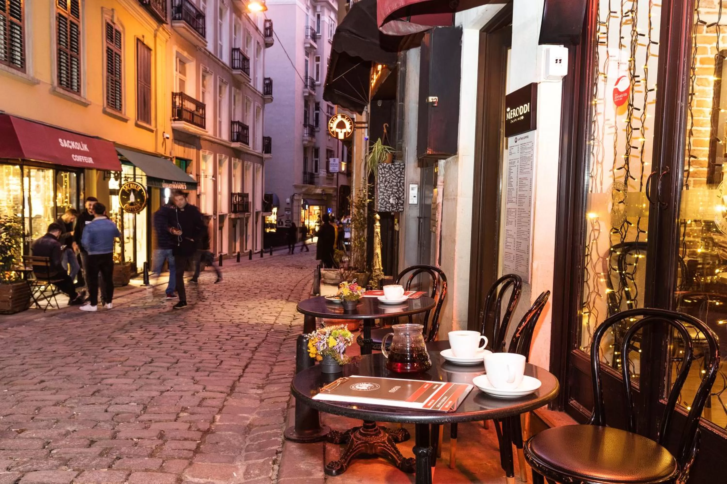 Restaurant/places to eat in Meroddi Galata Mansion