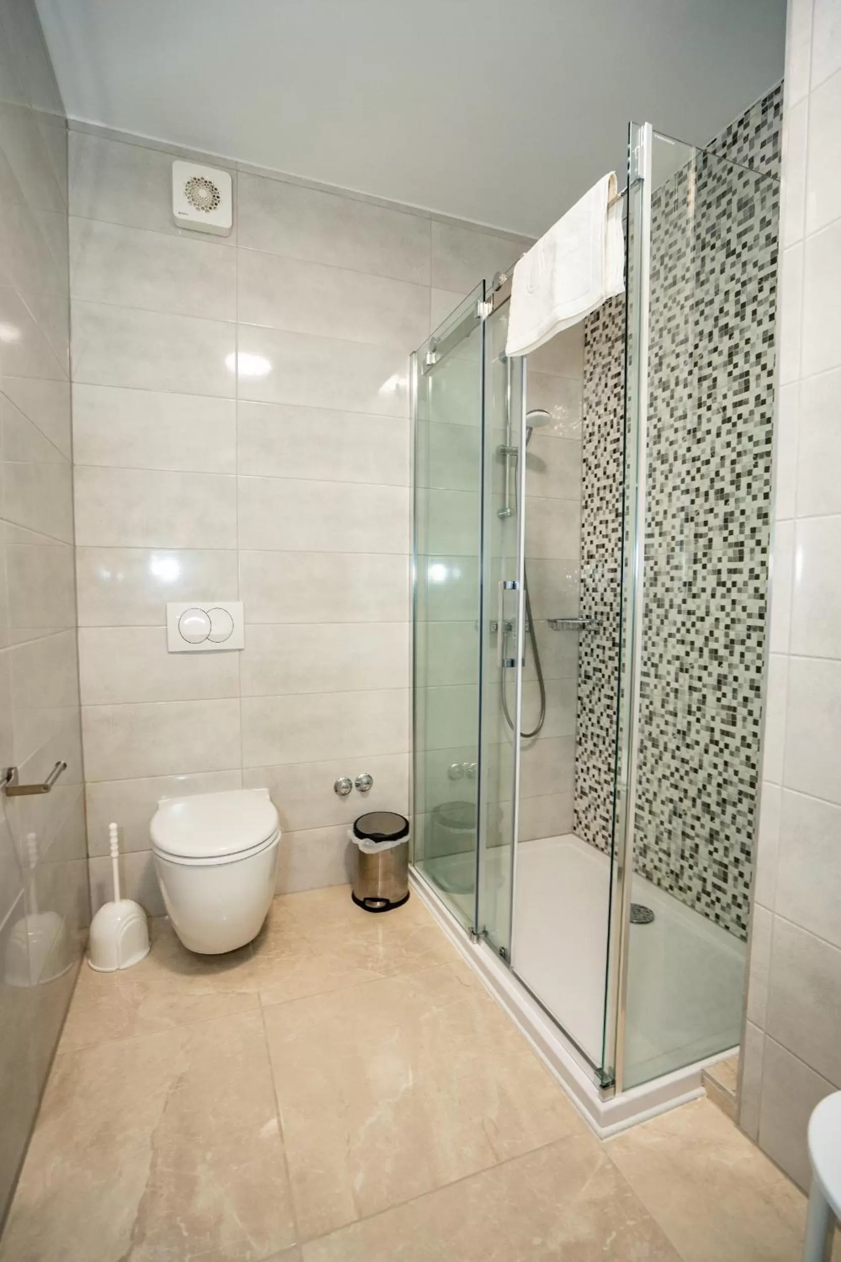 Shower in Bed&Breakfast Novalis