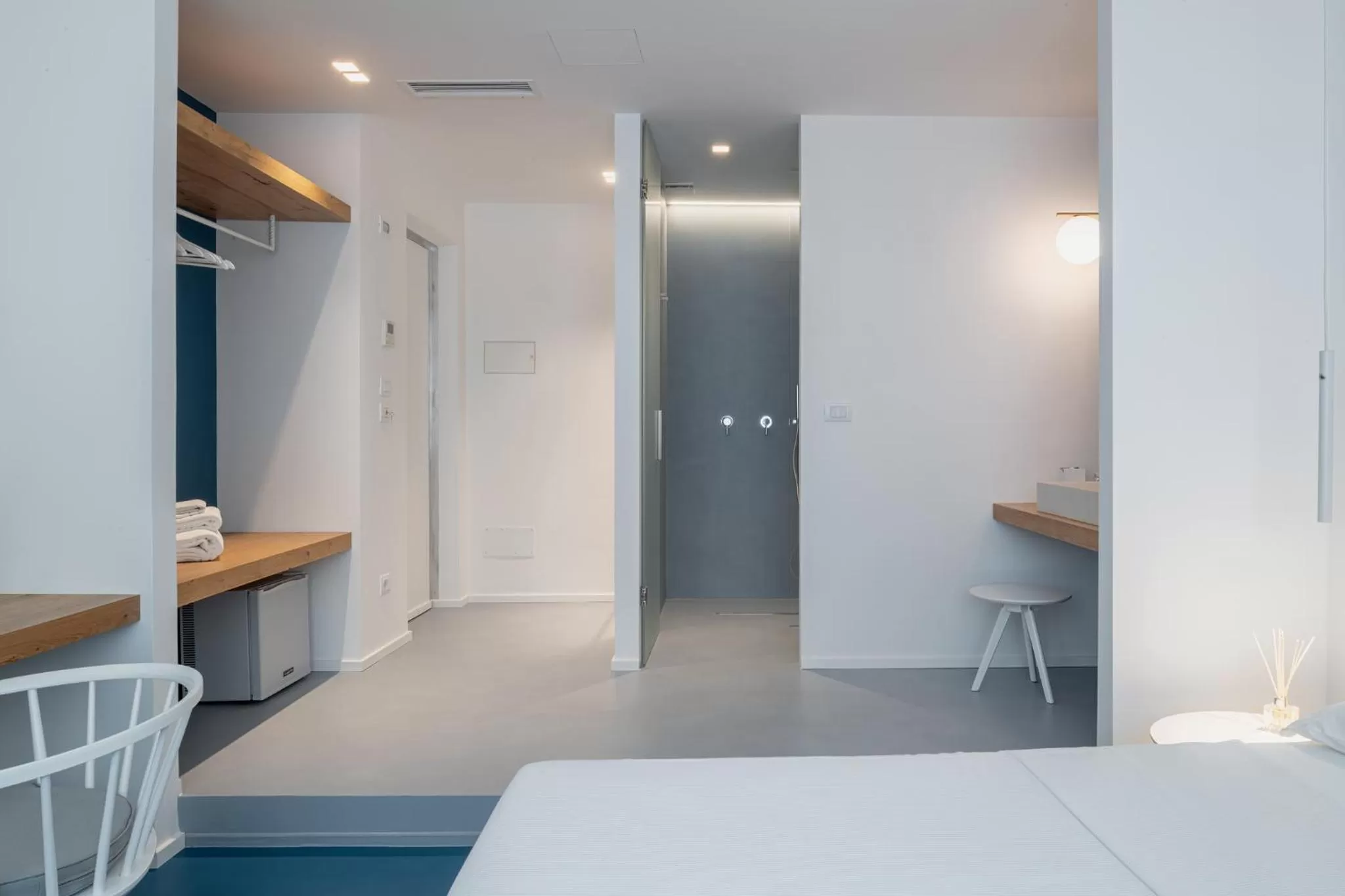 Photo of the whole room, TV/Entertainment Center in Near Ortigia