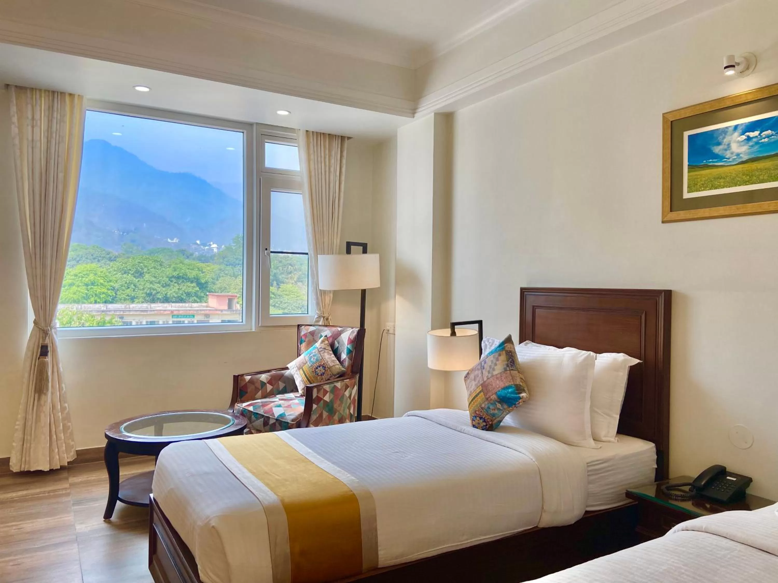 Bed in Hotel Green View - Behind Pramarth Niketan