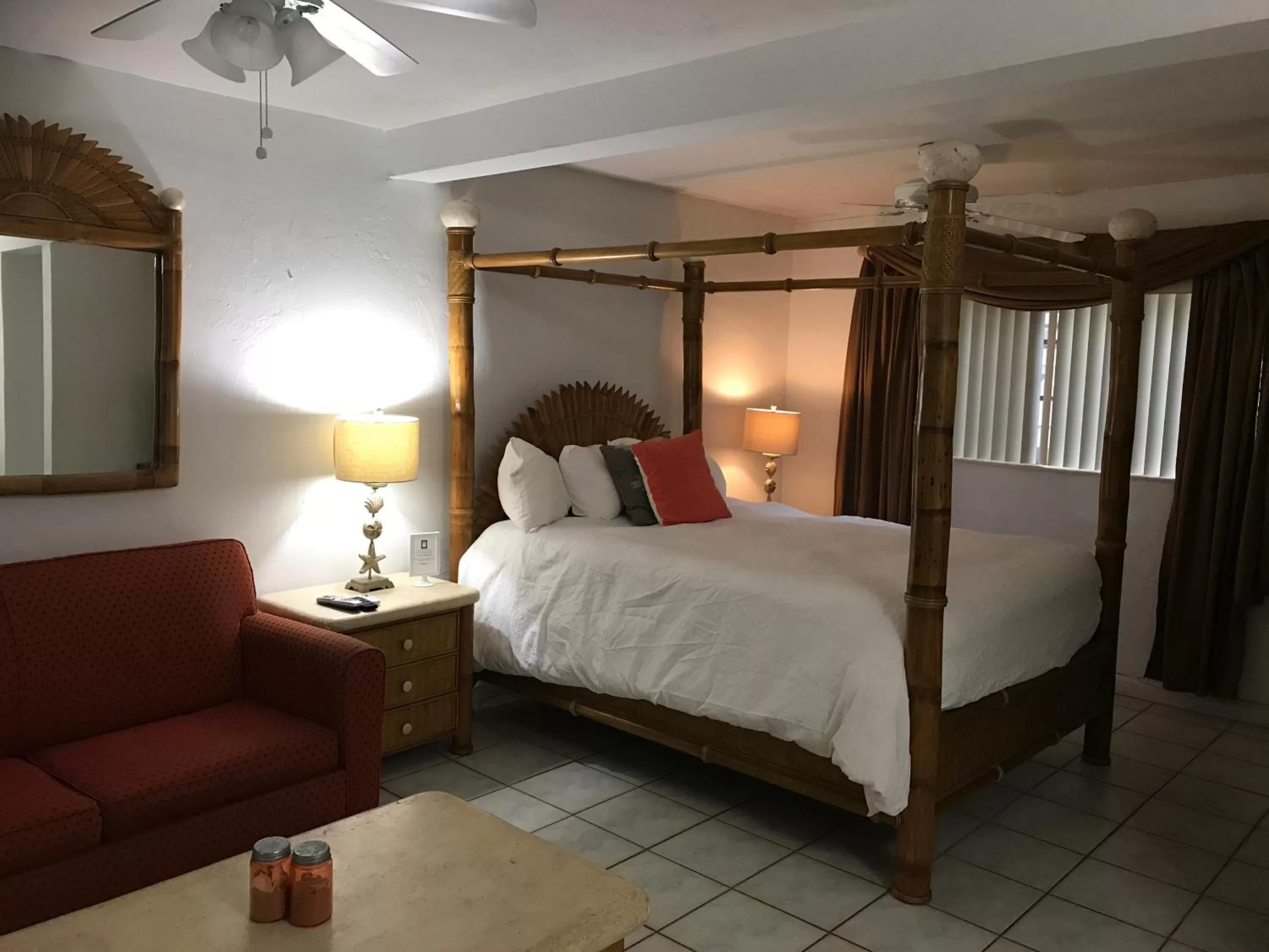 Queen Suite in Courtyard Villa Hotel