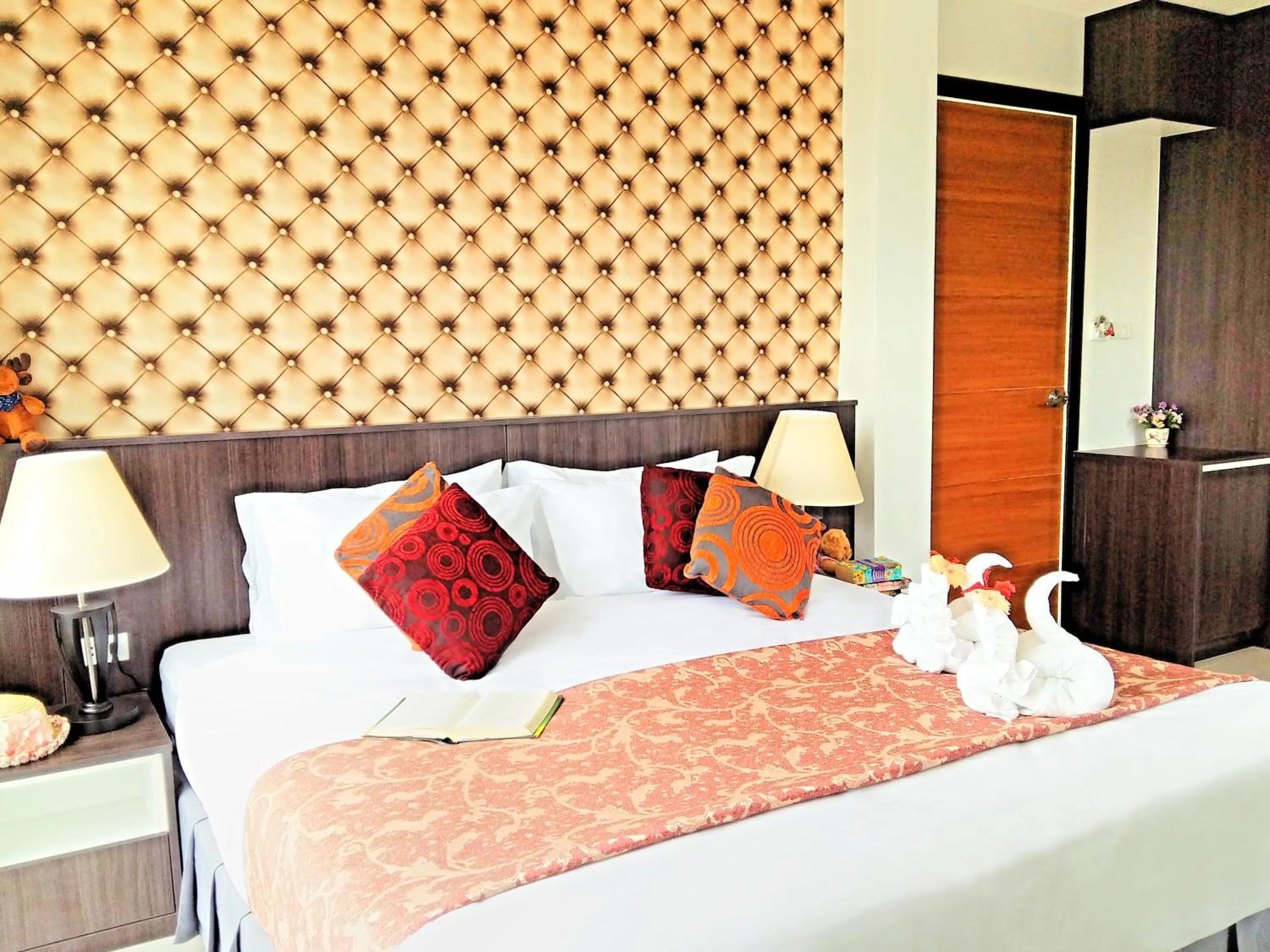 Bed in The Wings Boutique Hotels Krabi Ko Lanta