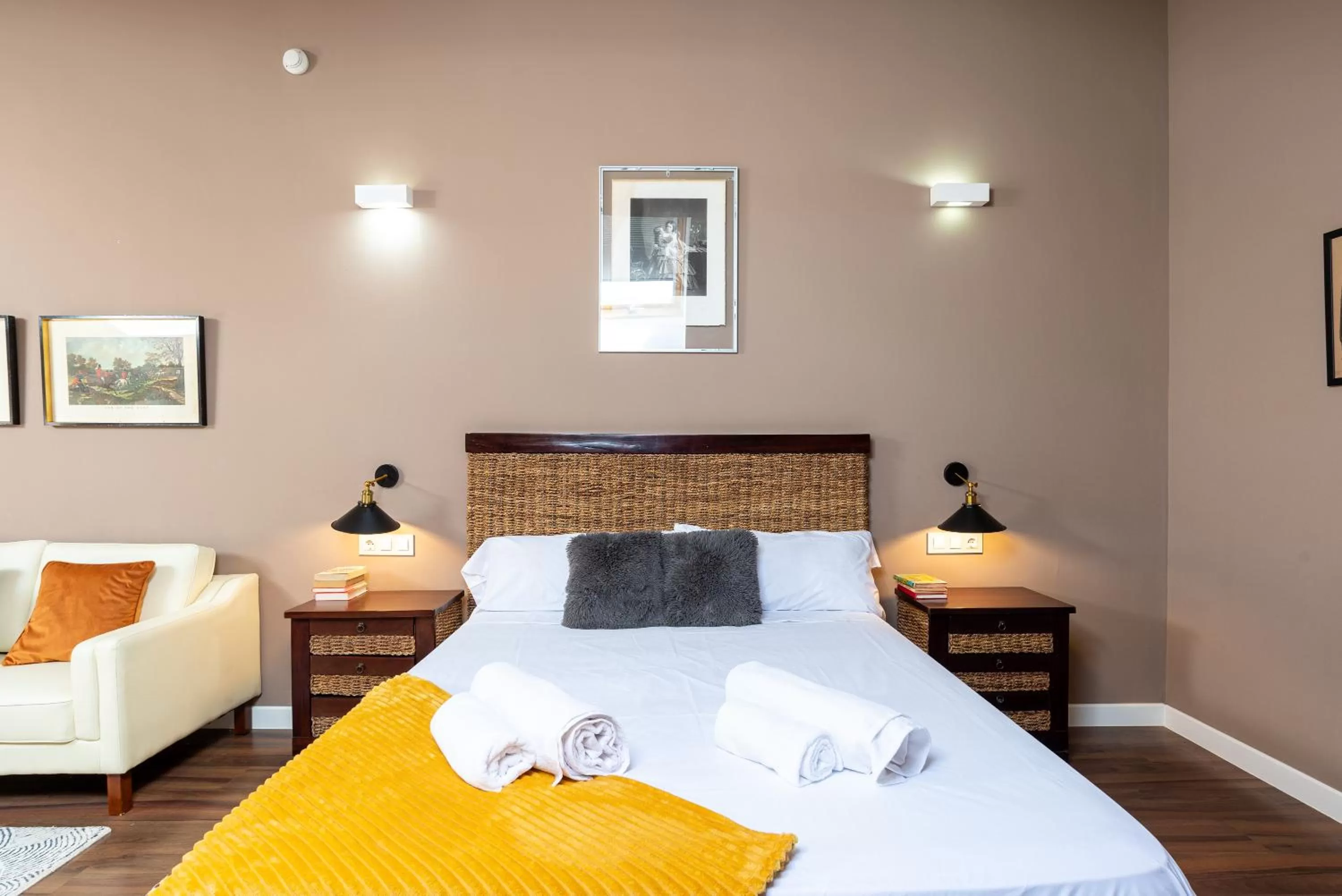 Bedroom, Bed in Hotel Albaicín