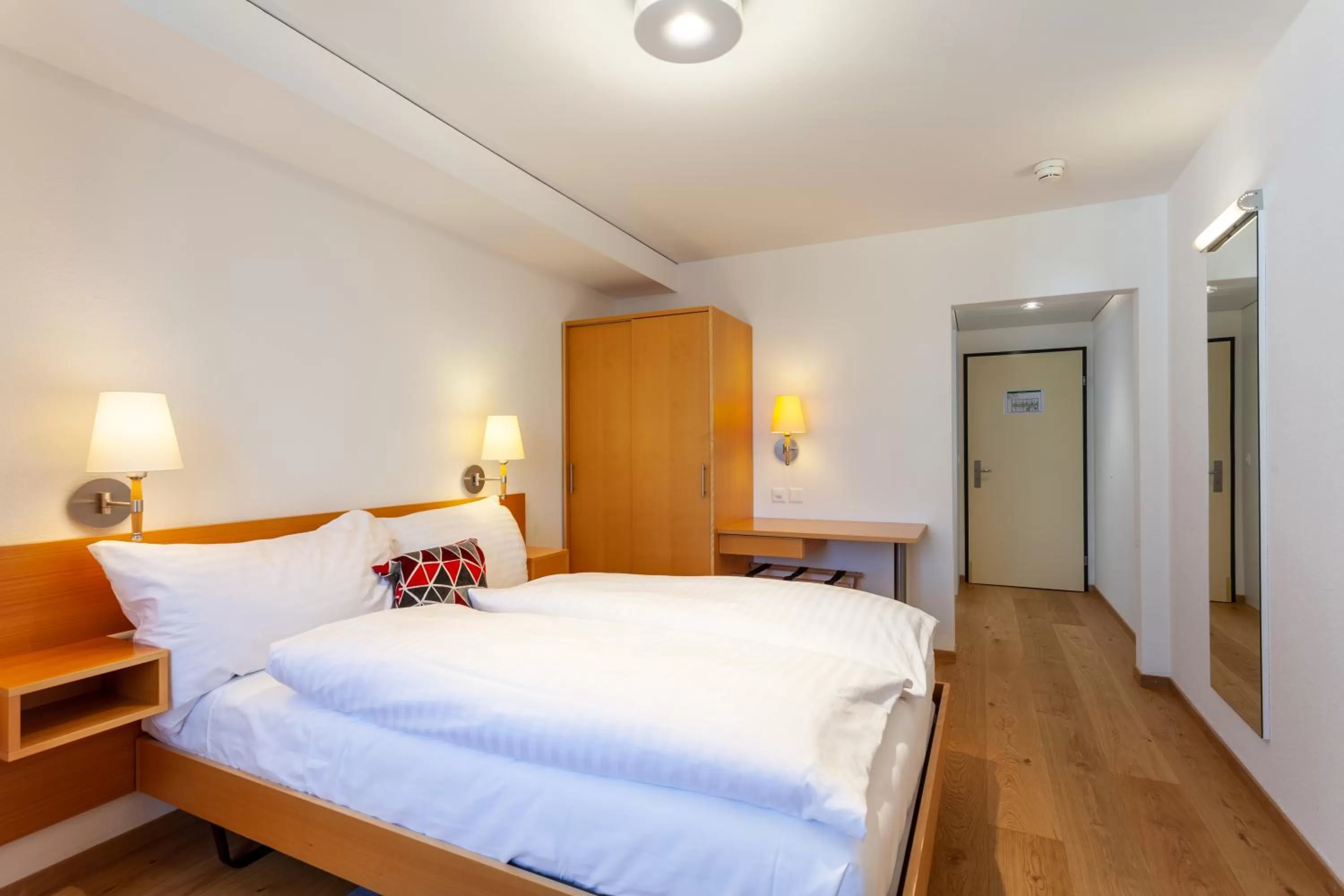 Small Double Room in Wysses Rössli