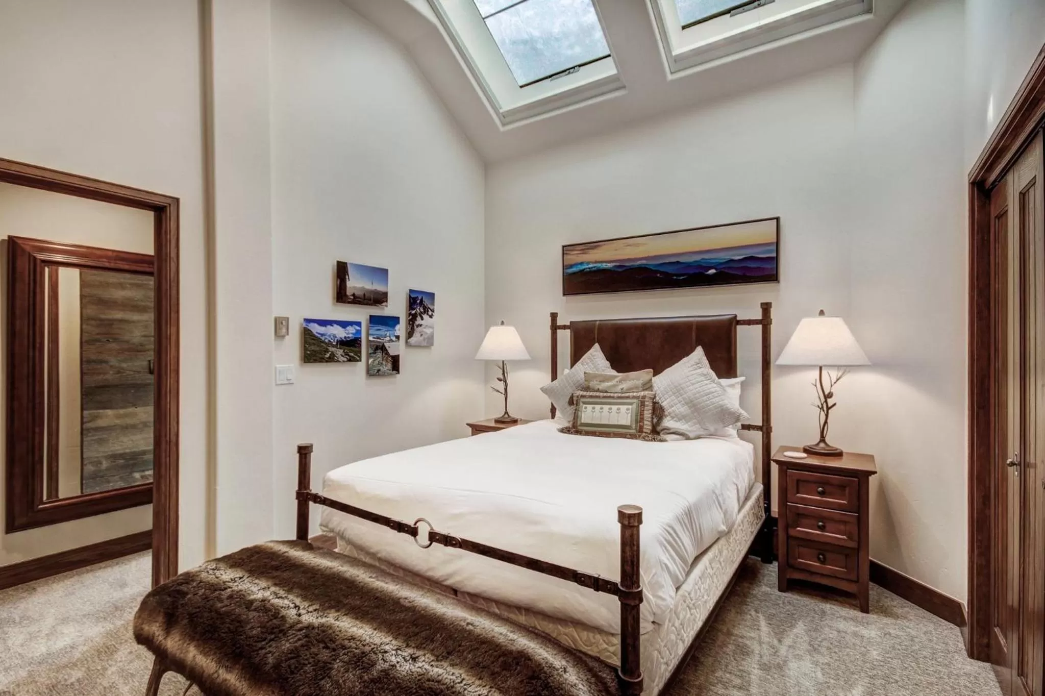 Photo of the whole room, Bed in The Pines Lodge, a RockResort, by Vail Resorts