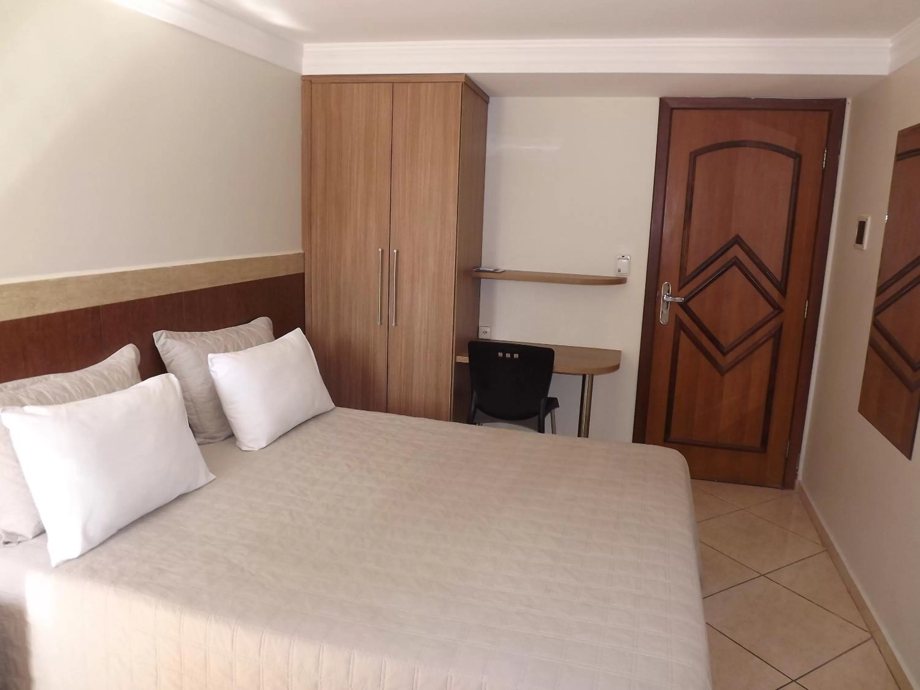 Bedroom, Bed in Alfa Plaza Hotel