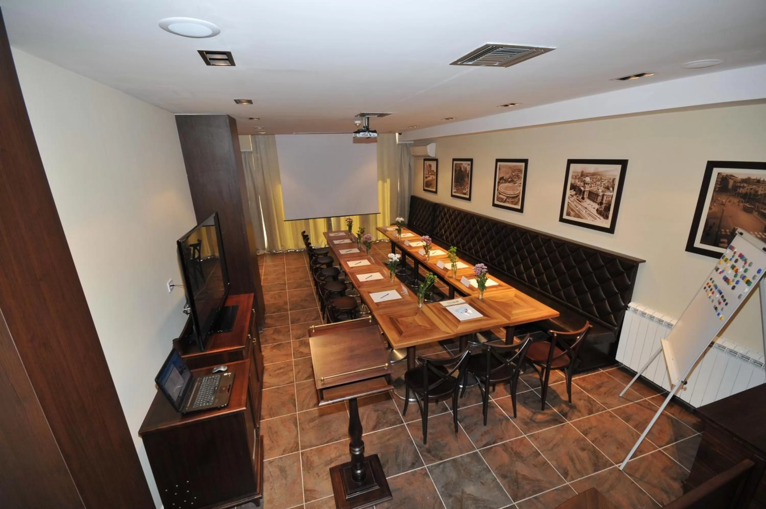 Business facilities, Restaurant/Places to Eat in Belgrade Boutique House
