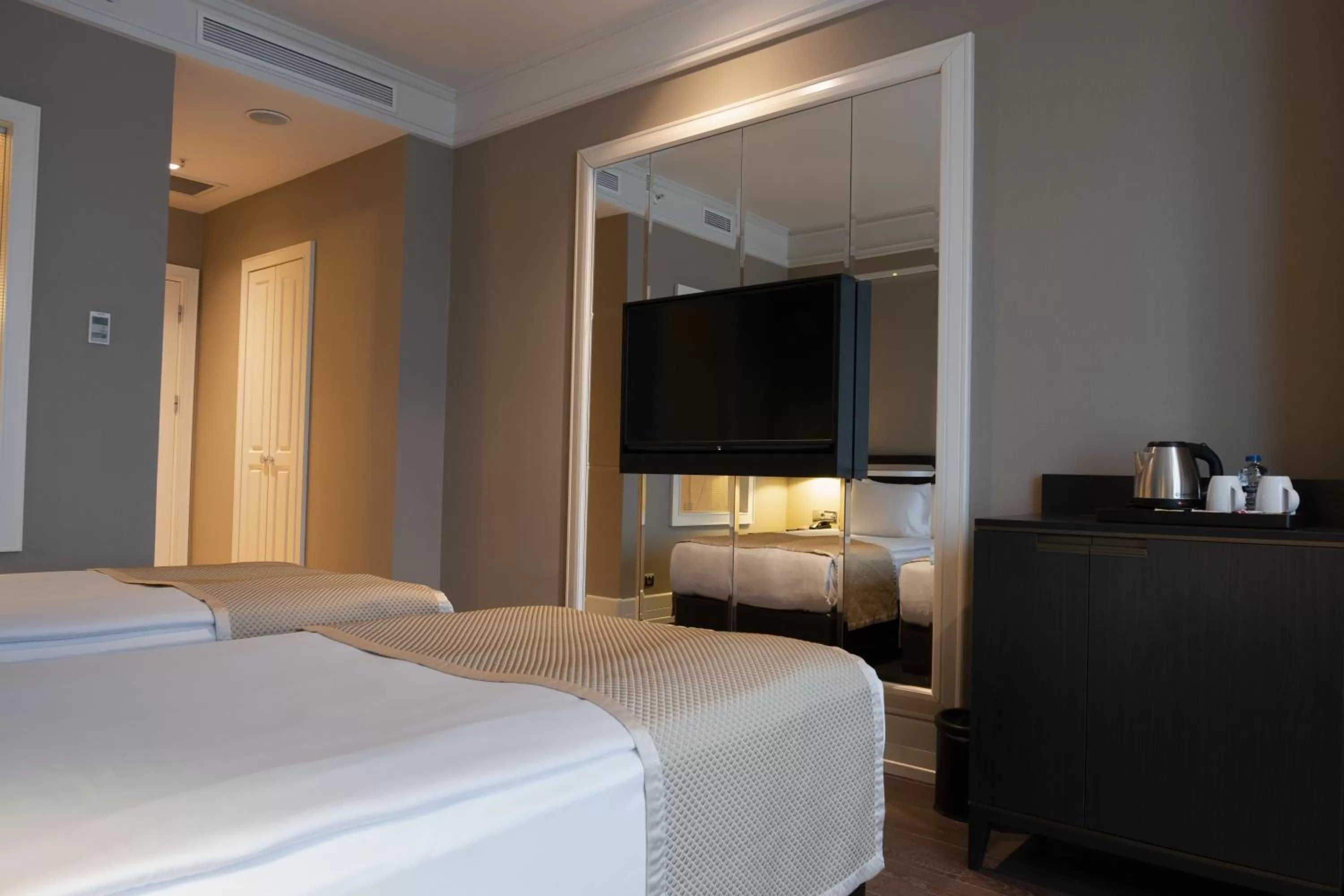 TV/Entertainment Center in Windsor Hotel & Convention Center Istanbul