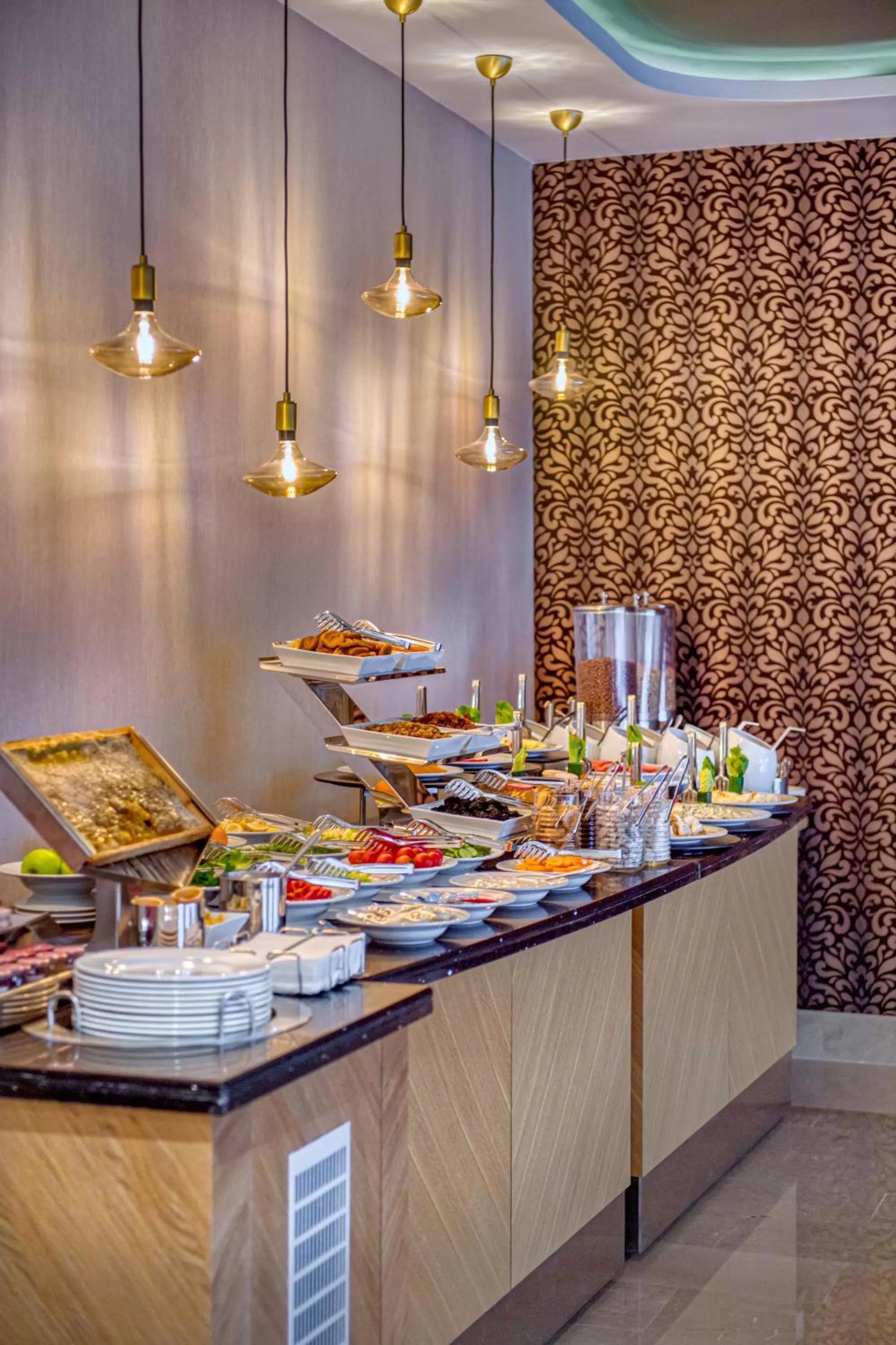 Buffet breakfast in Sealife Lounge - Adult only