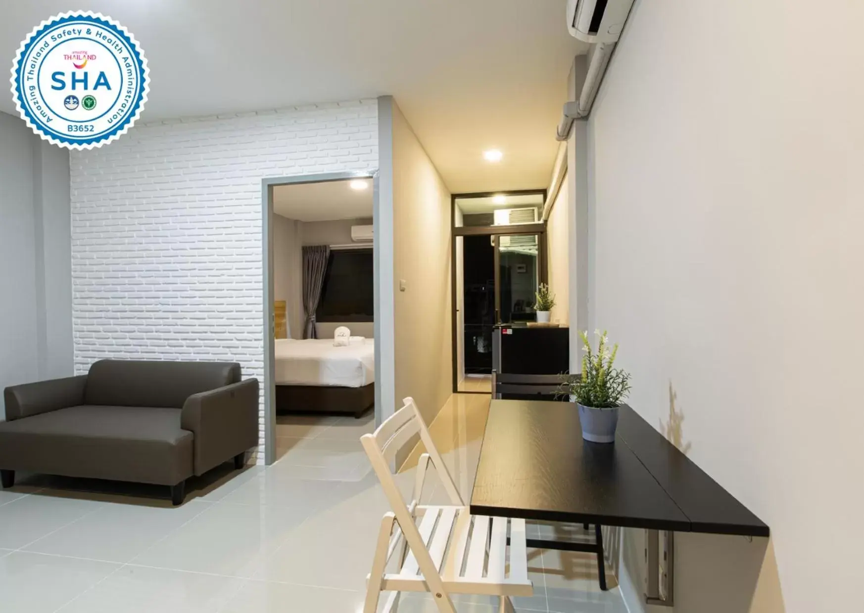 Deluxe Double Room in Fine Bed Hotel Deluxe Double Room in Fine Bed Hotel