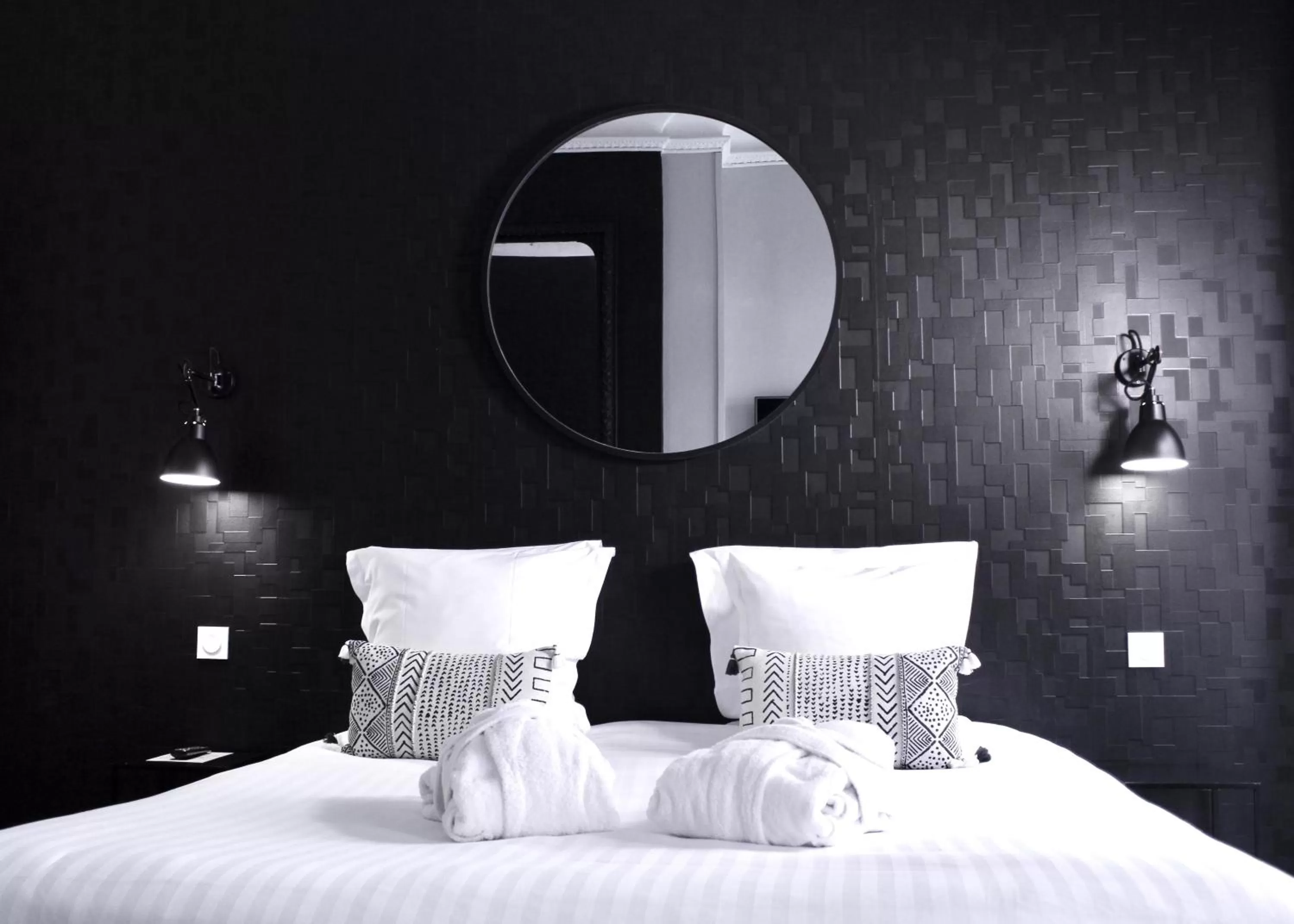 Bed in Hôtel de Tourny - Boutique Hôtel Bordeaux Centre