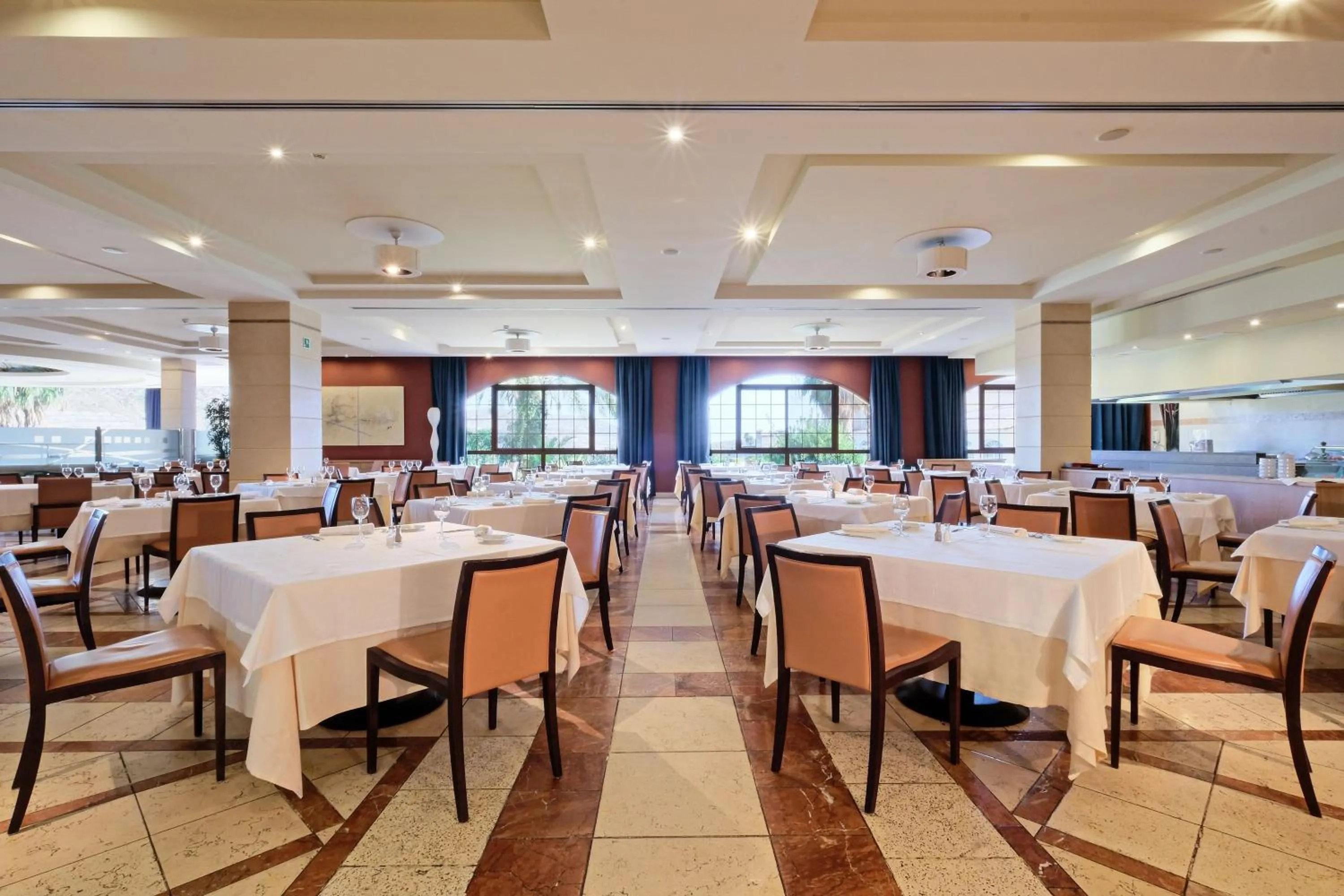 Restaurant/places to eat in Envía Almería Apartments Spa & Golf