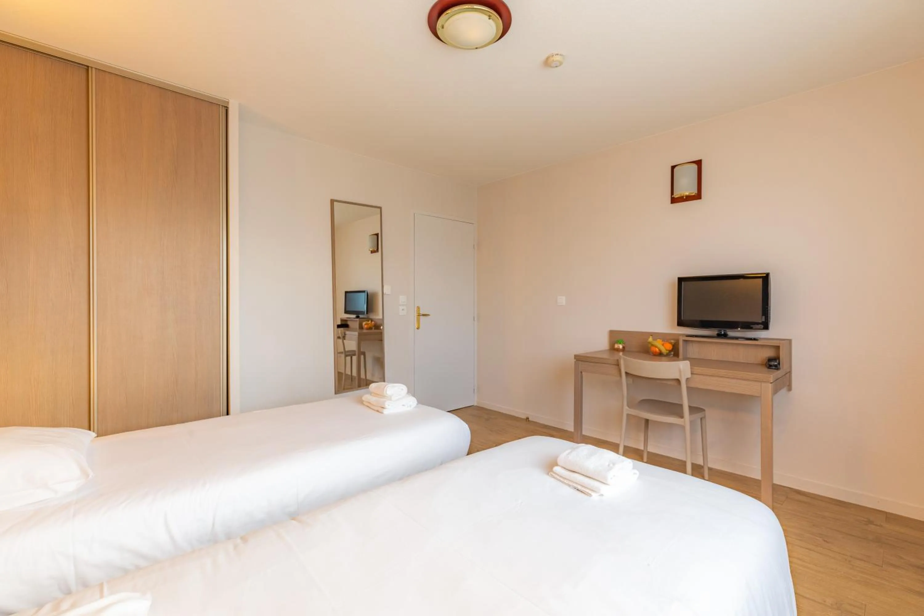 Bed in Appart'City Classic La Roche sur Yon Centre