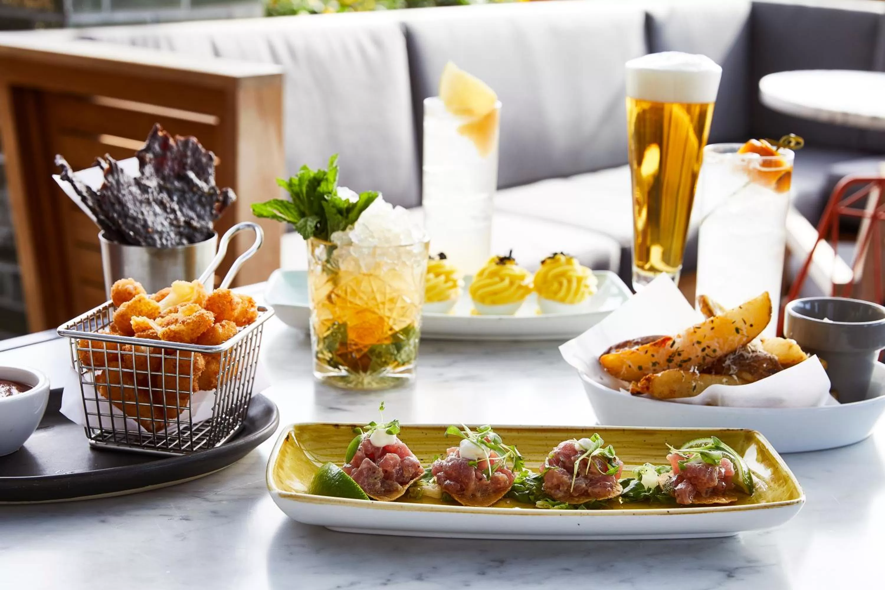 Restaurant/places to eat in Kimpton Journeyman Hotel by IHG