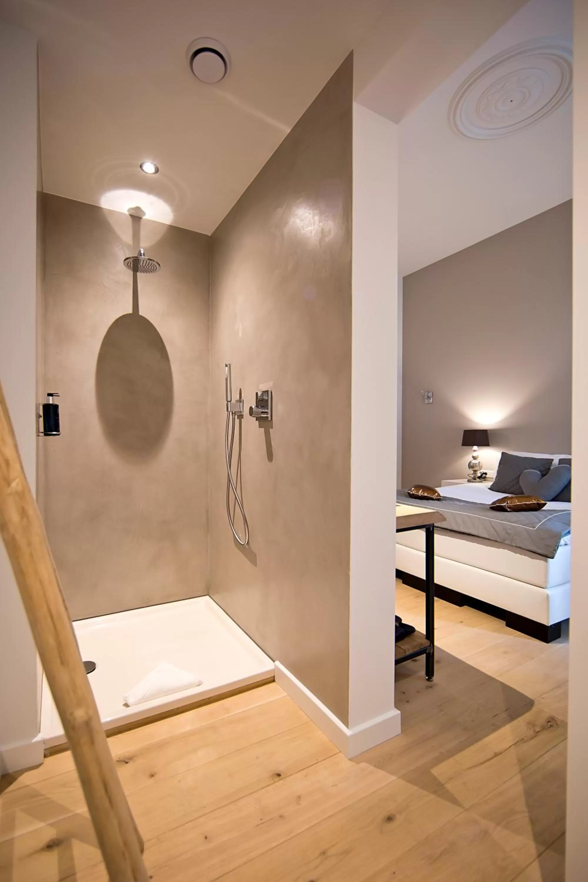Shower, Bed in Villa Polder