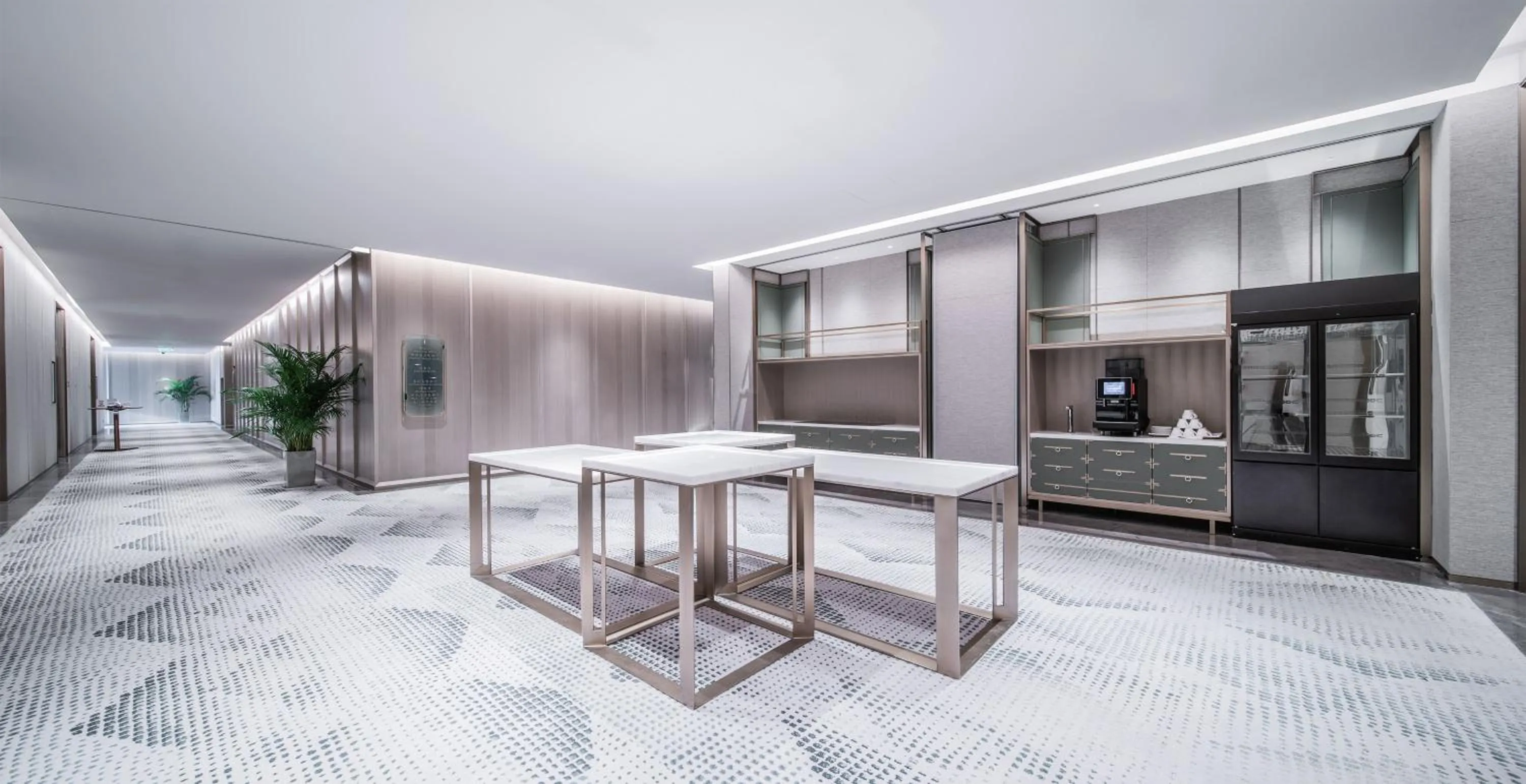 Meeting/conference room in HUALUXE Xi'an Chanba by IHG