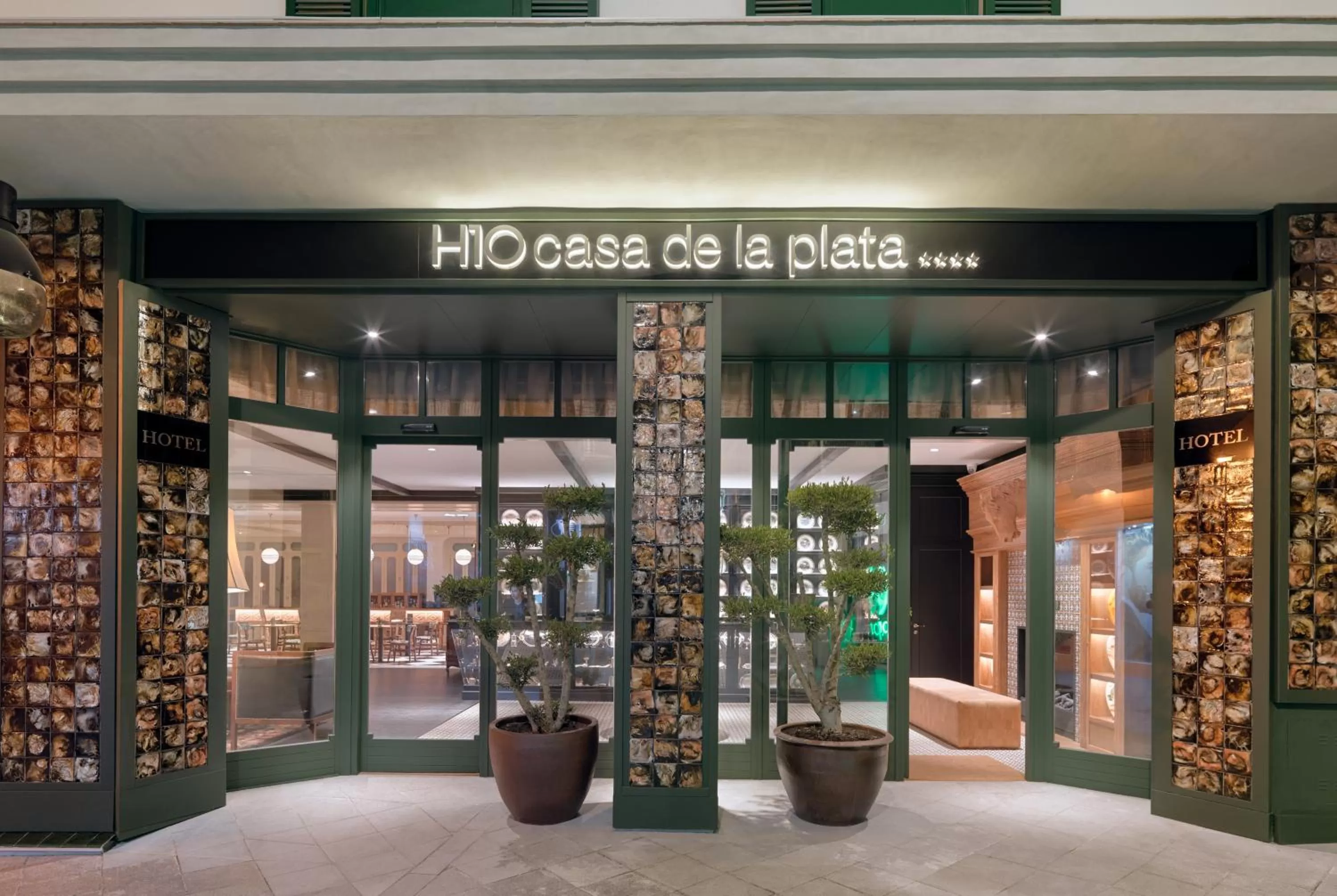 Facade/entrance in H10 Casa de la Plata