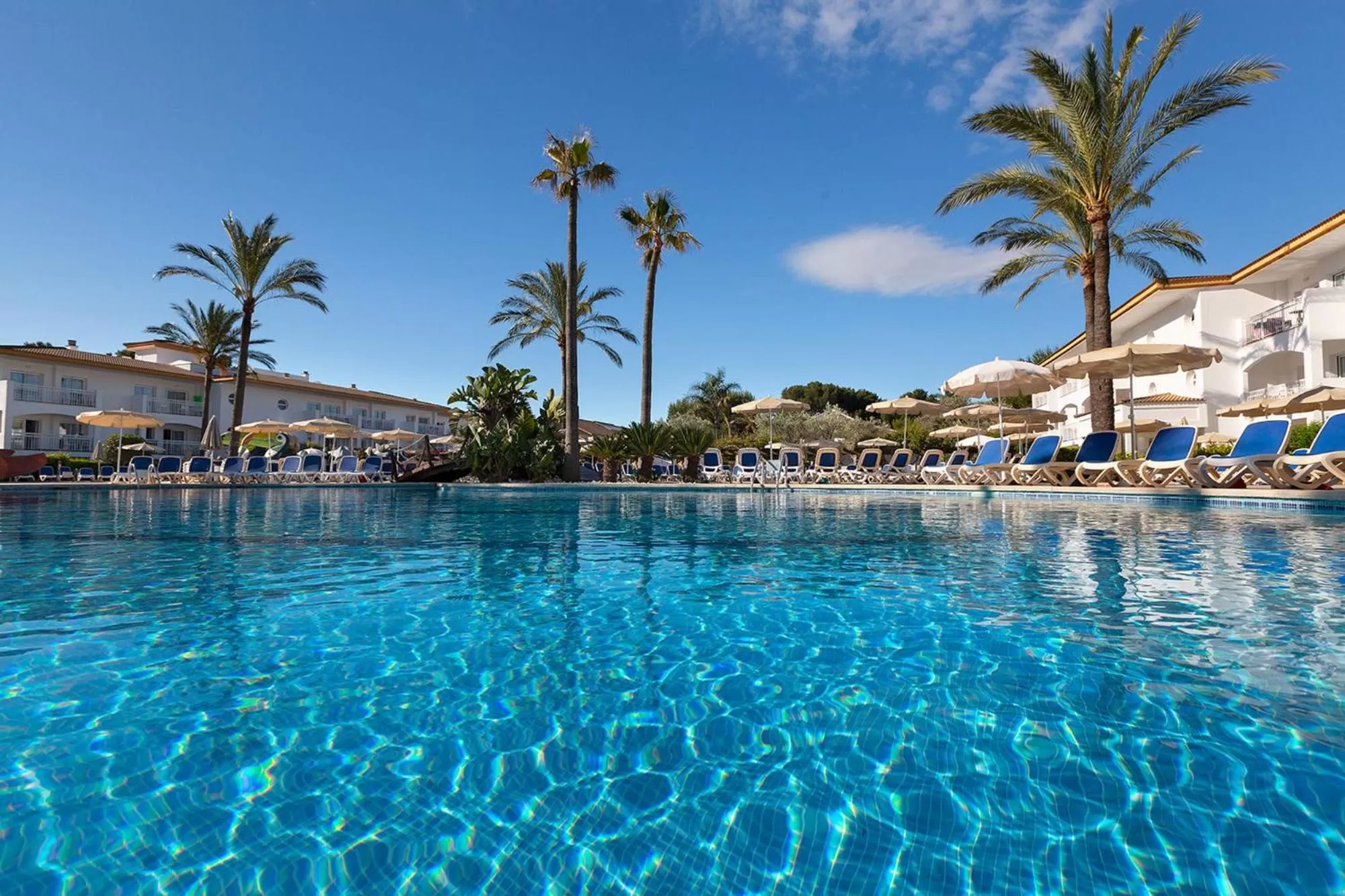 Swimming pool in Mar Hotels Playa Mar & Spa