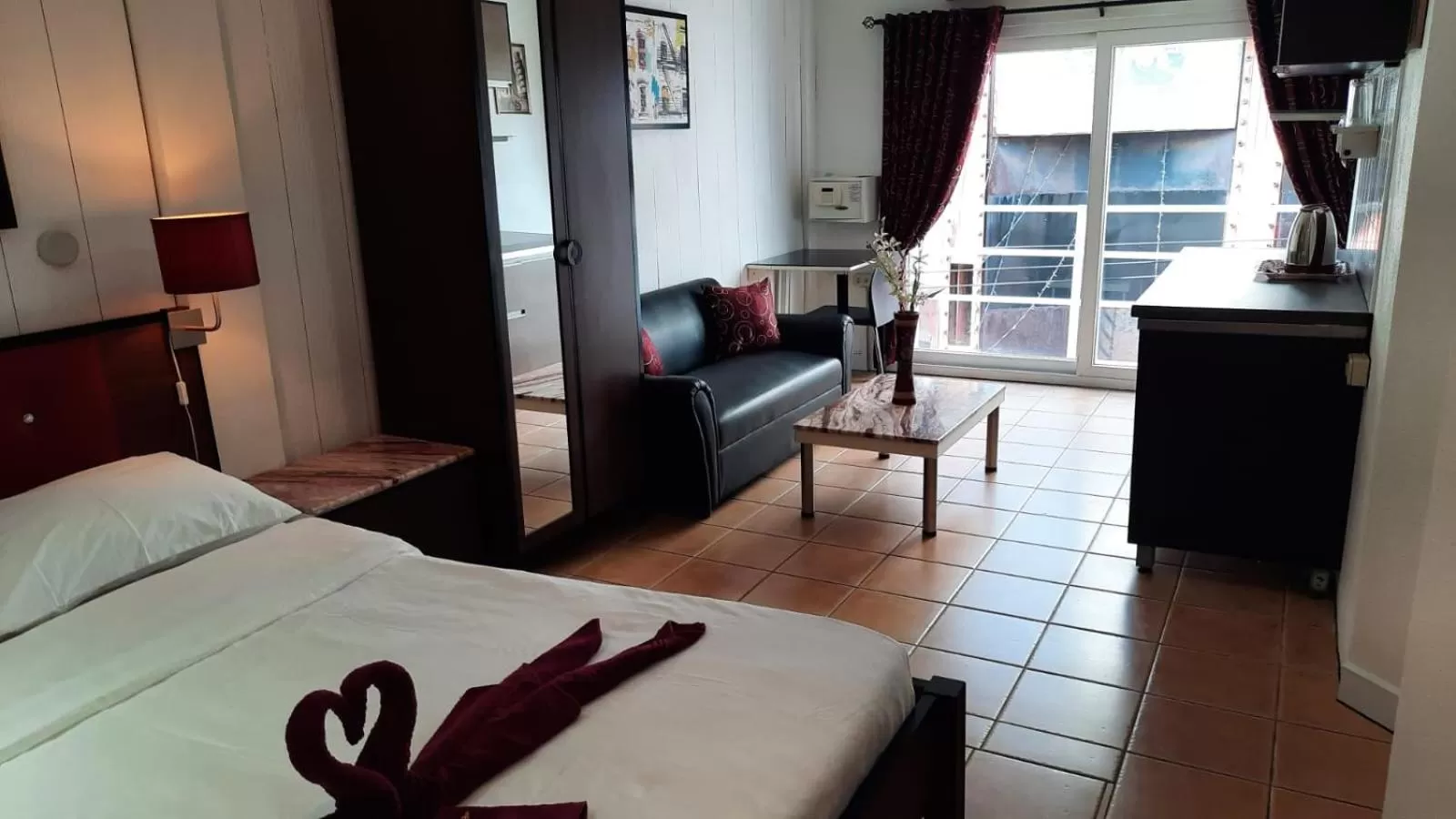 View (from property/room), Seating Area in Swiss Food Restaurant and room for rent