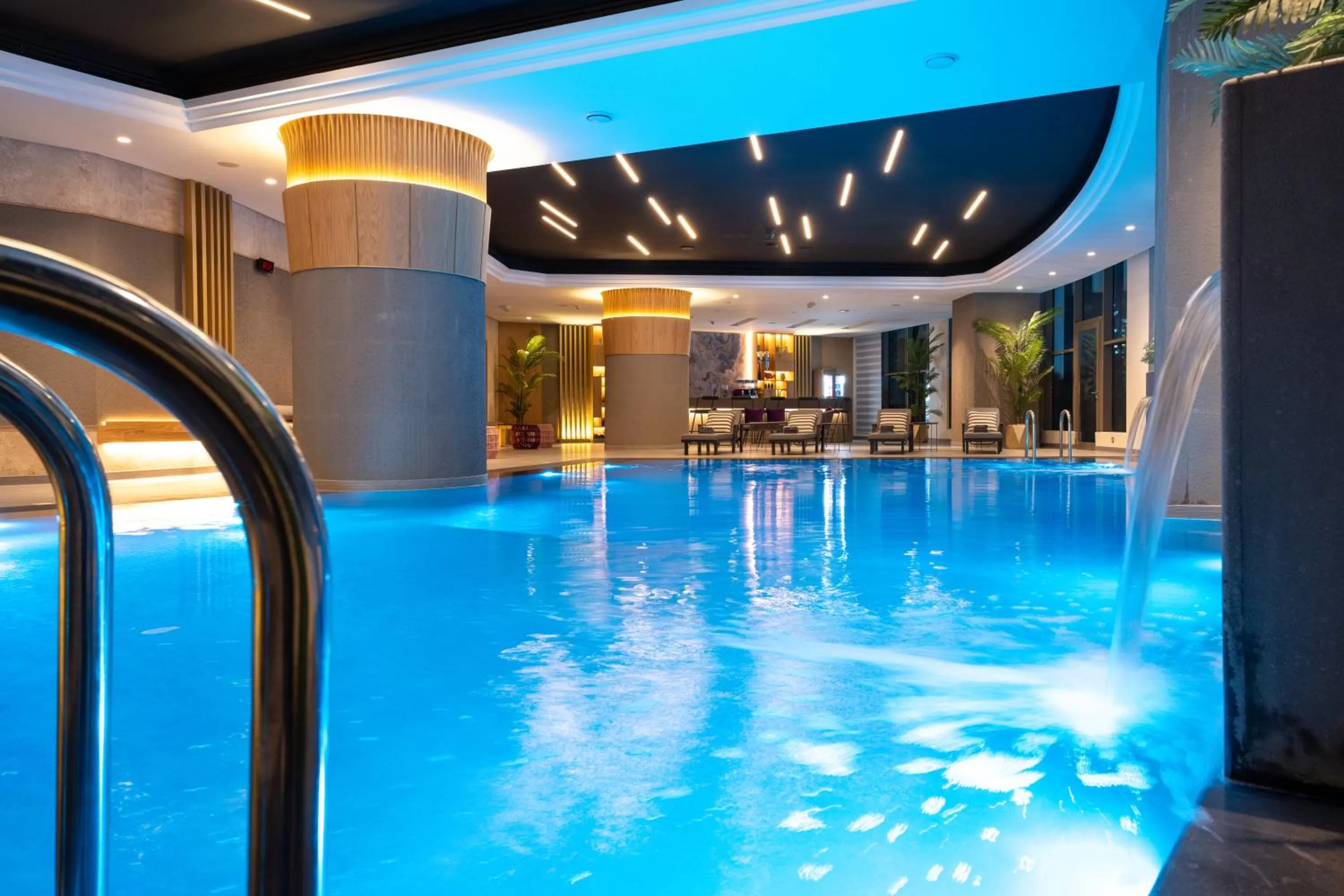 Swimming pool in Kuwait Grand Hotel