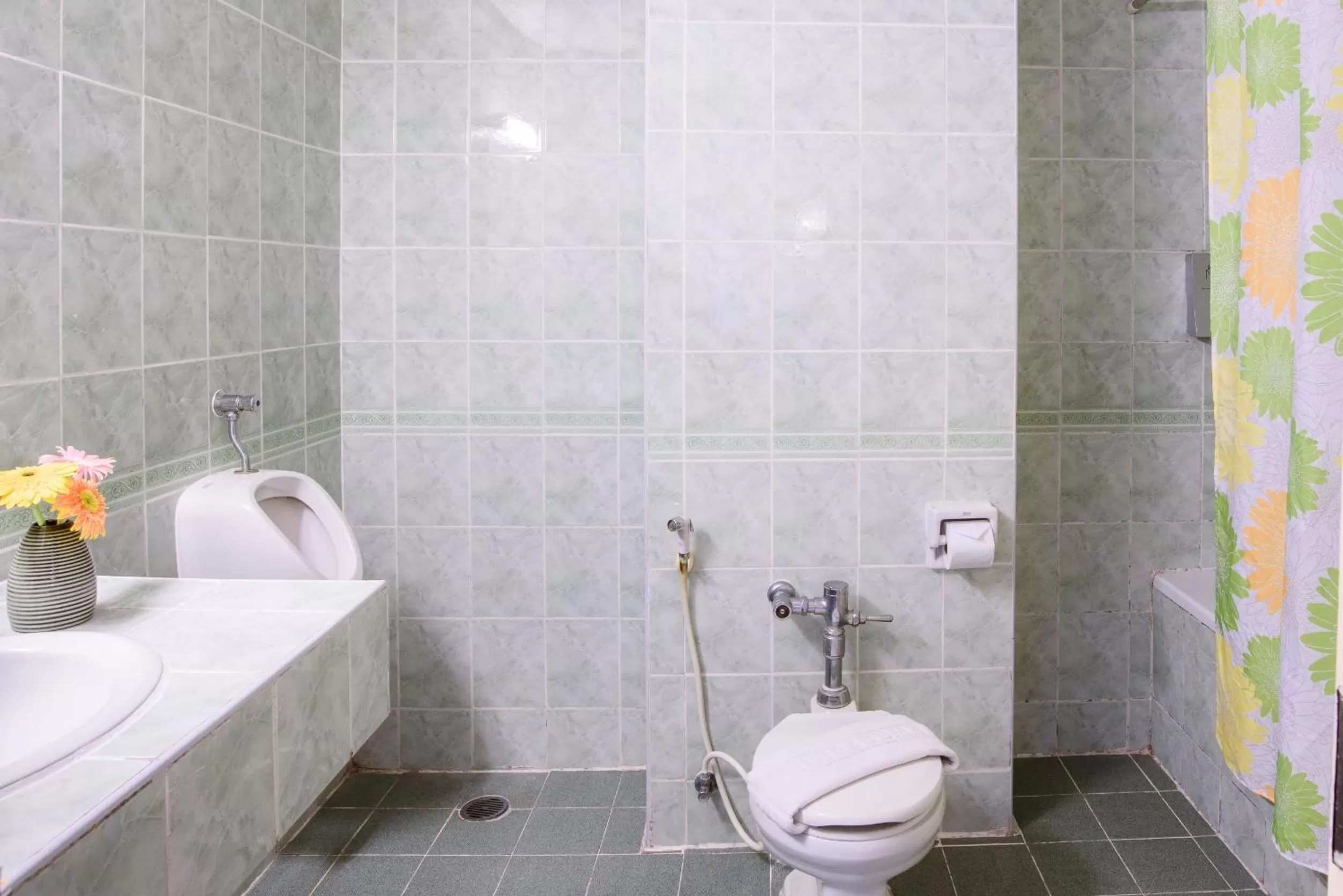 Toilet in Marine Yensabai Pattaya