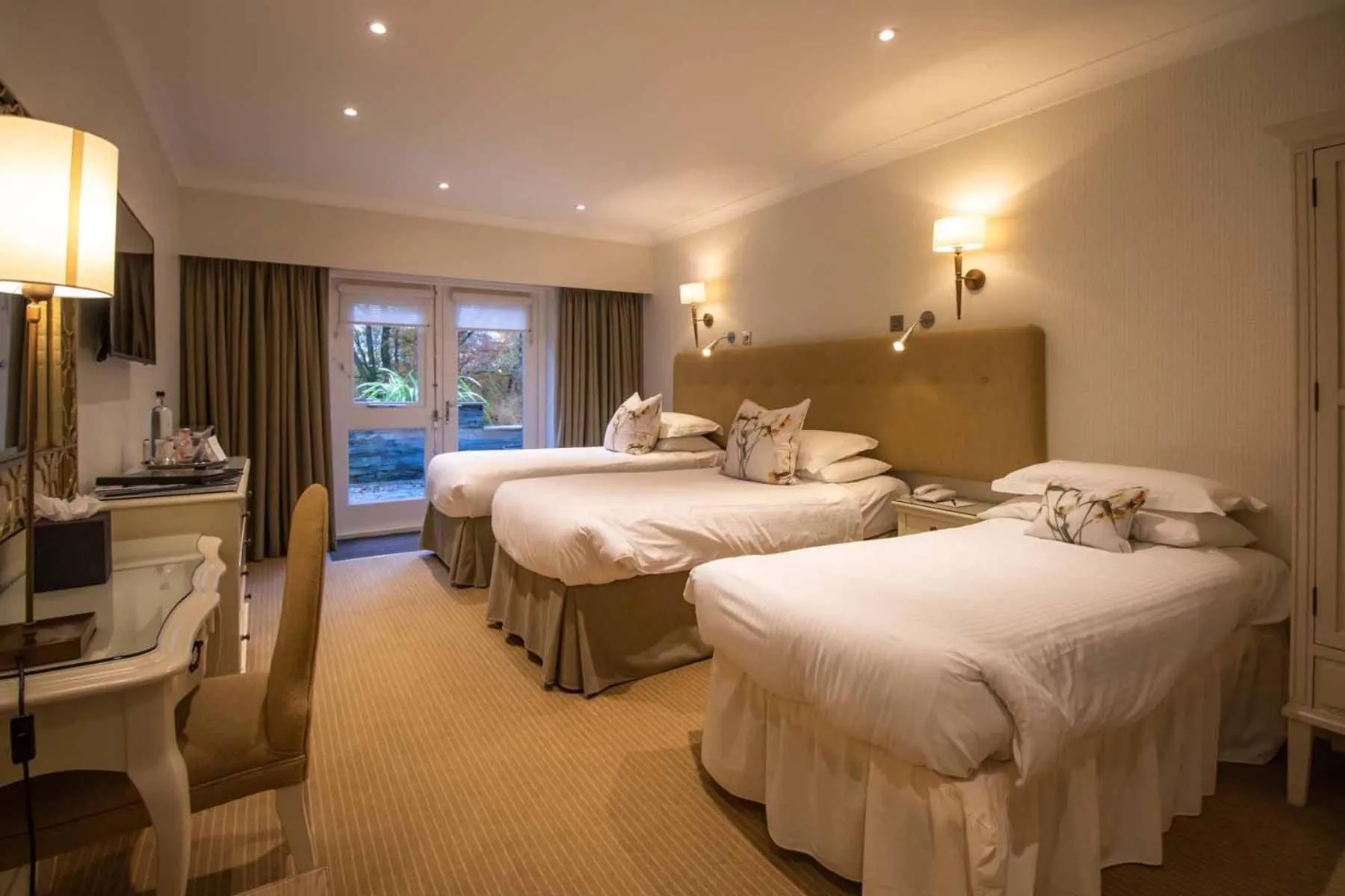 Bedroom, Bed in Cragwood Country House Hotel