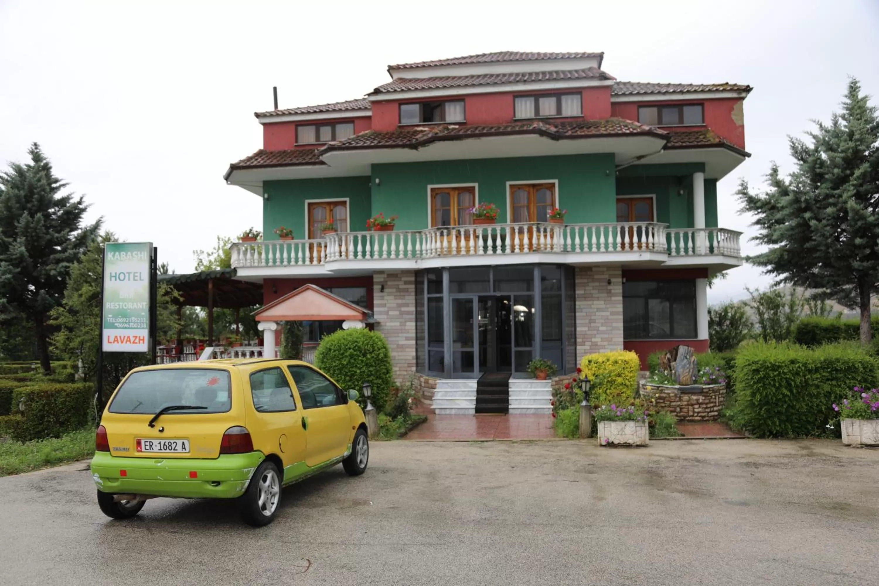 Property building in Hotel Villa Kabashi