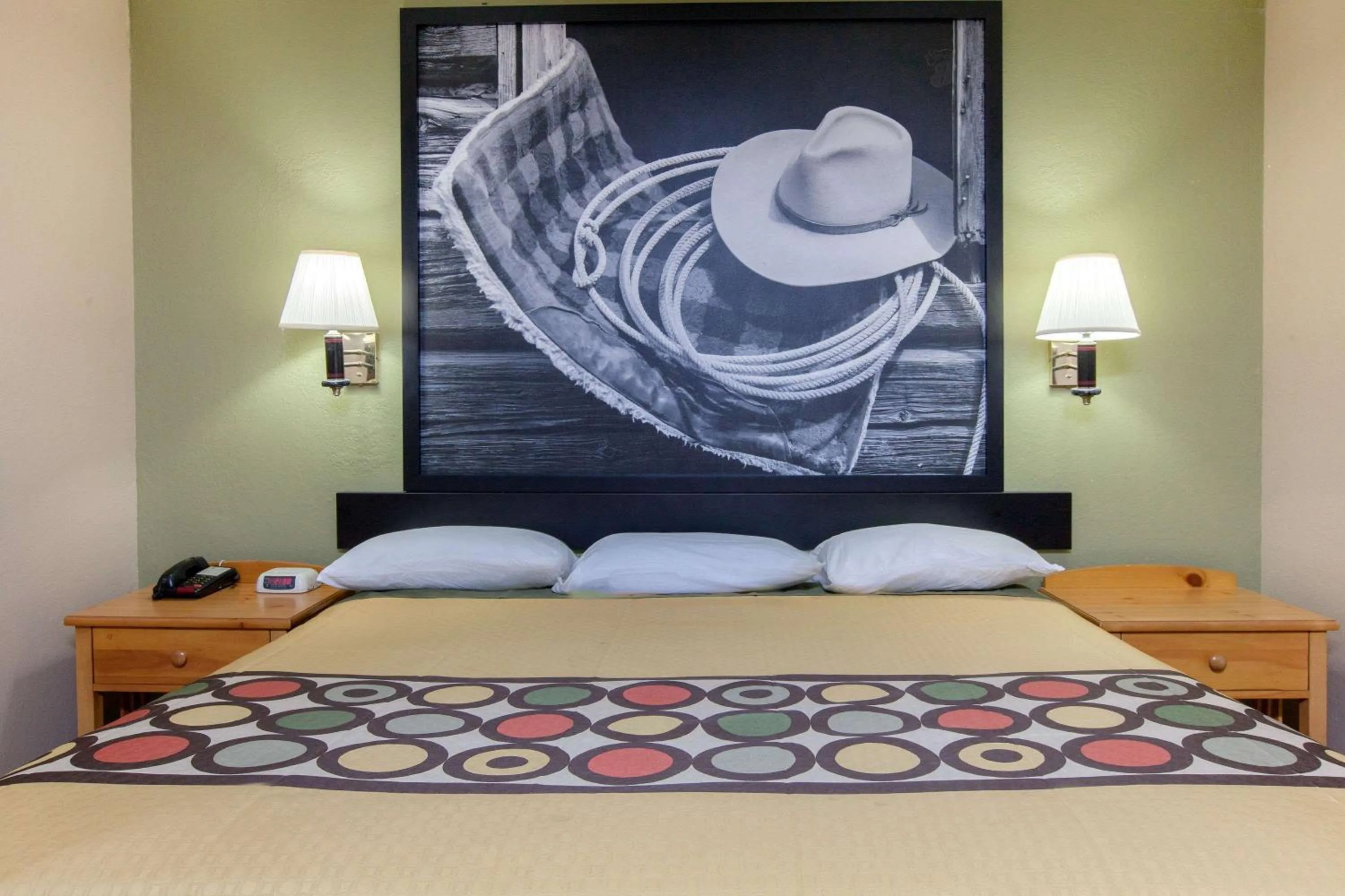 Photo of the whole room, Bed in Super 8 by Wyndham Sherman