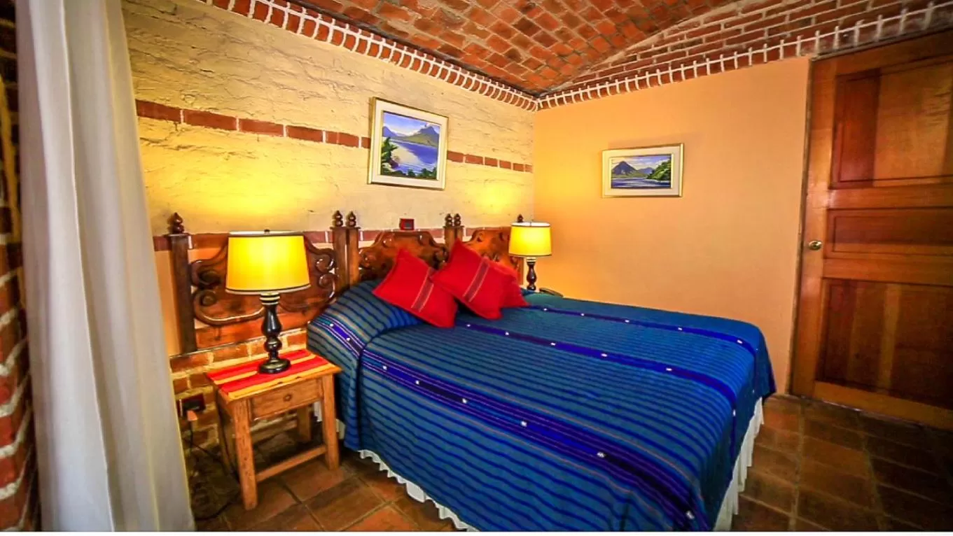 Bed in Hotel San Buenaventura de Atitlán