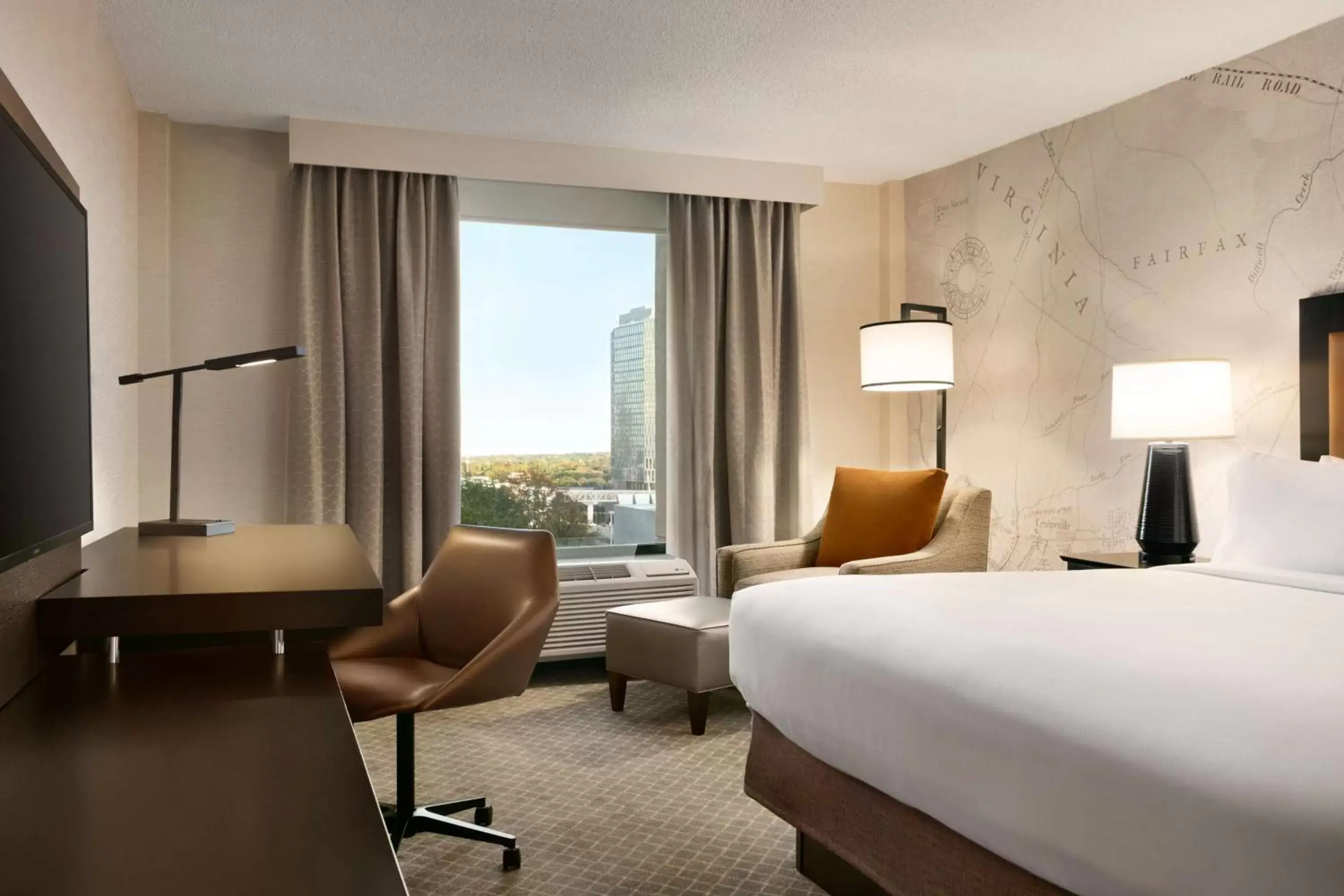 Premium King Room in DoubleTree by Hilton McLean Tysons Premium King Room in DoubleTree by Hilton McLean Tysons