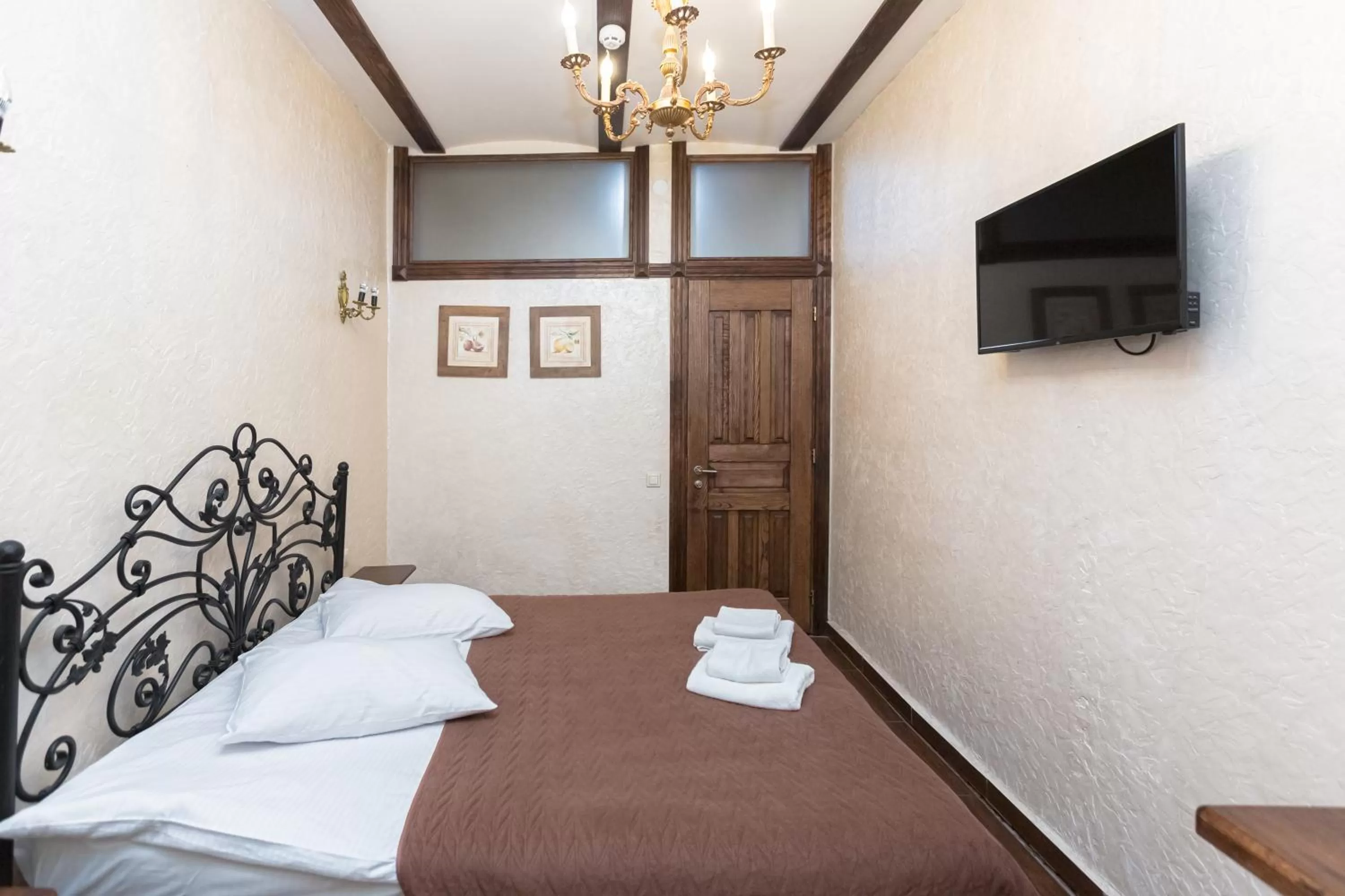 Bed in Staryi Krakiv