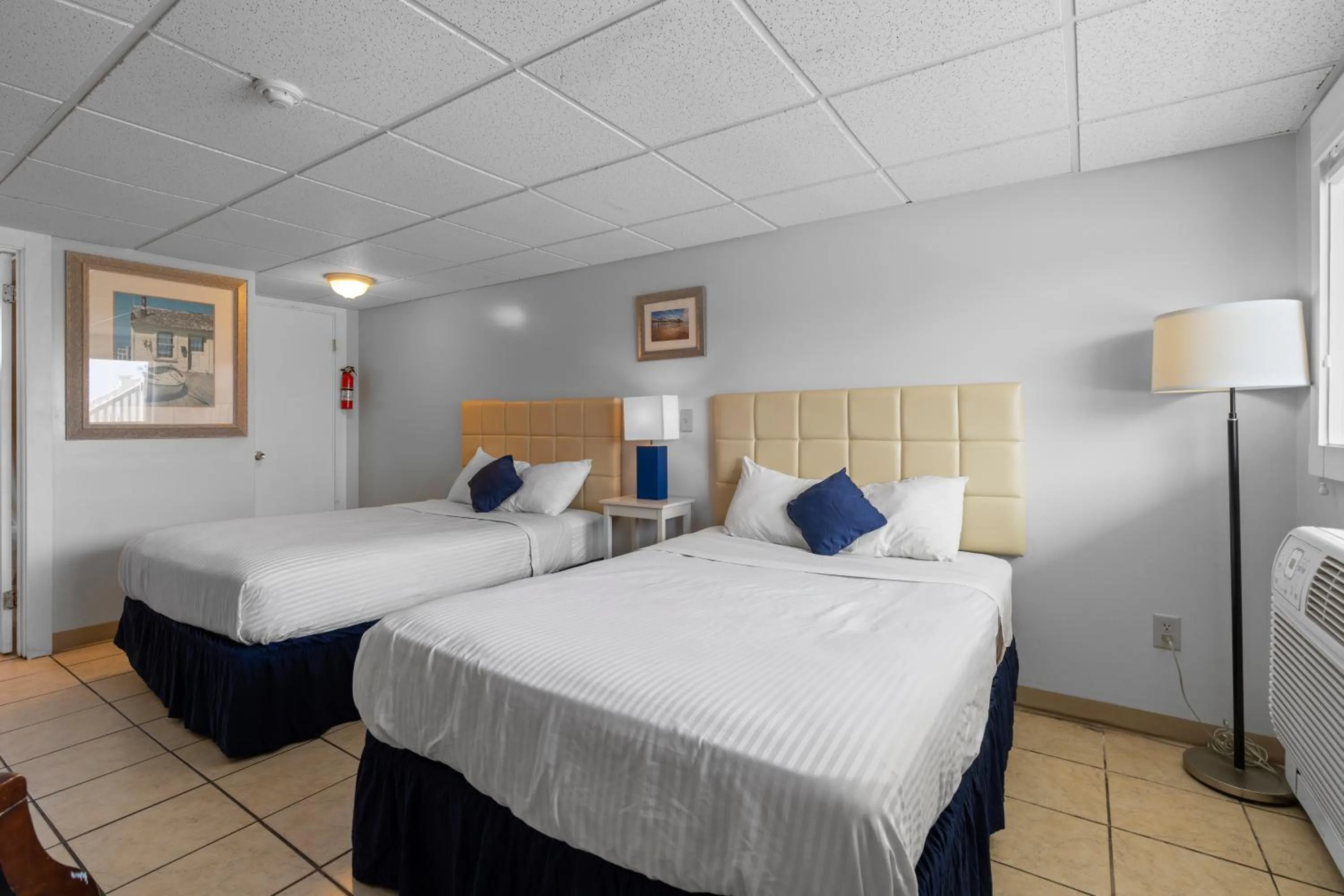 Bed in Mt Royal Motel