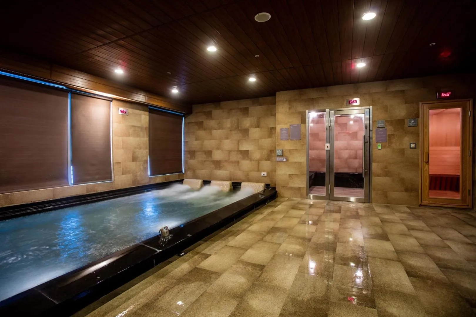 Sauna in Fullon Hotel Taoyuan Airport Access MRT A8