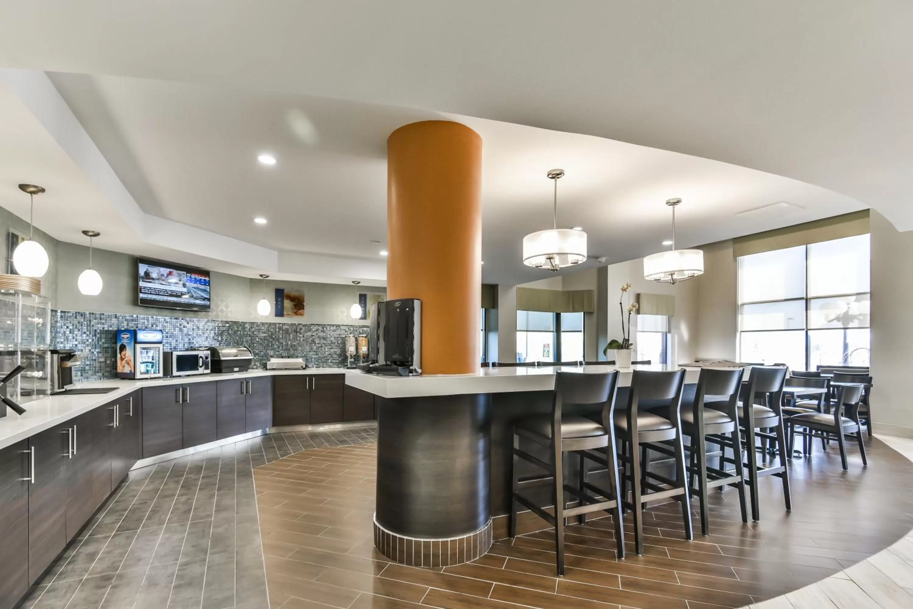 Food and drinks in Best Western Plus Cambridge Hotel