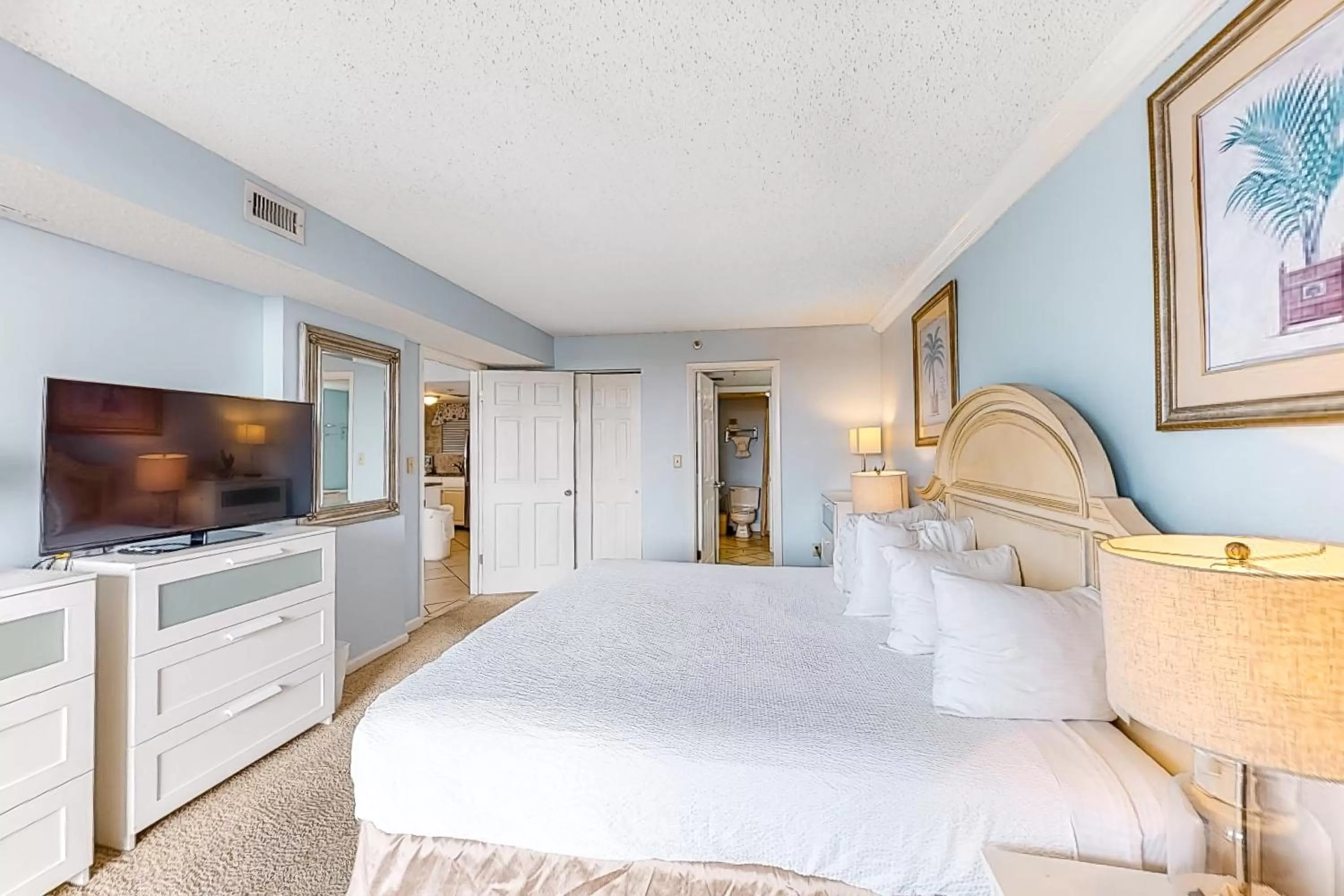 Bed in Sundestin Beach Resort 0414