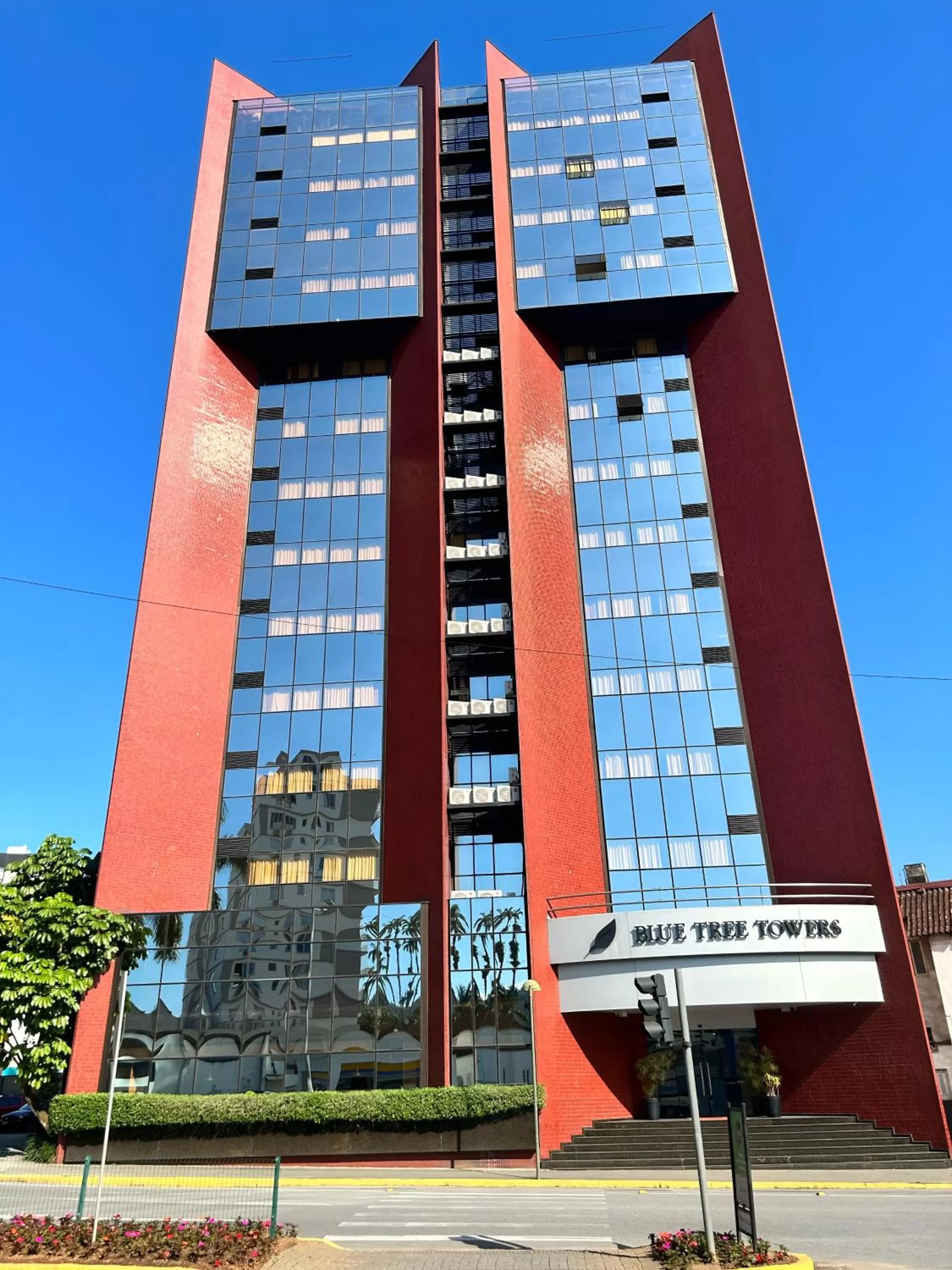 Facade/entrance in Blue Tree Towers Joinville