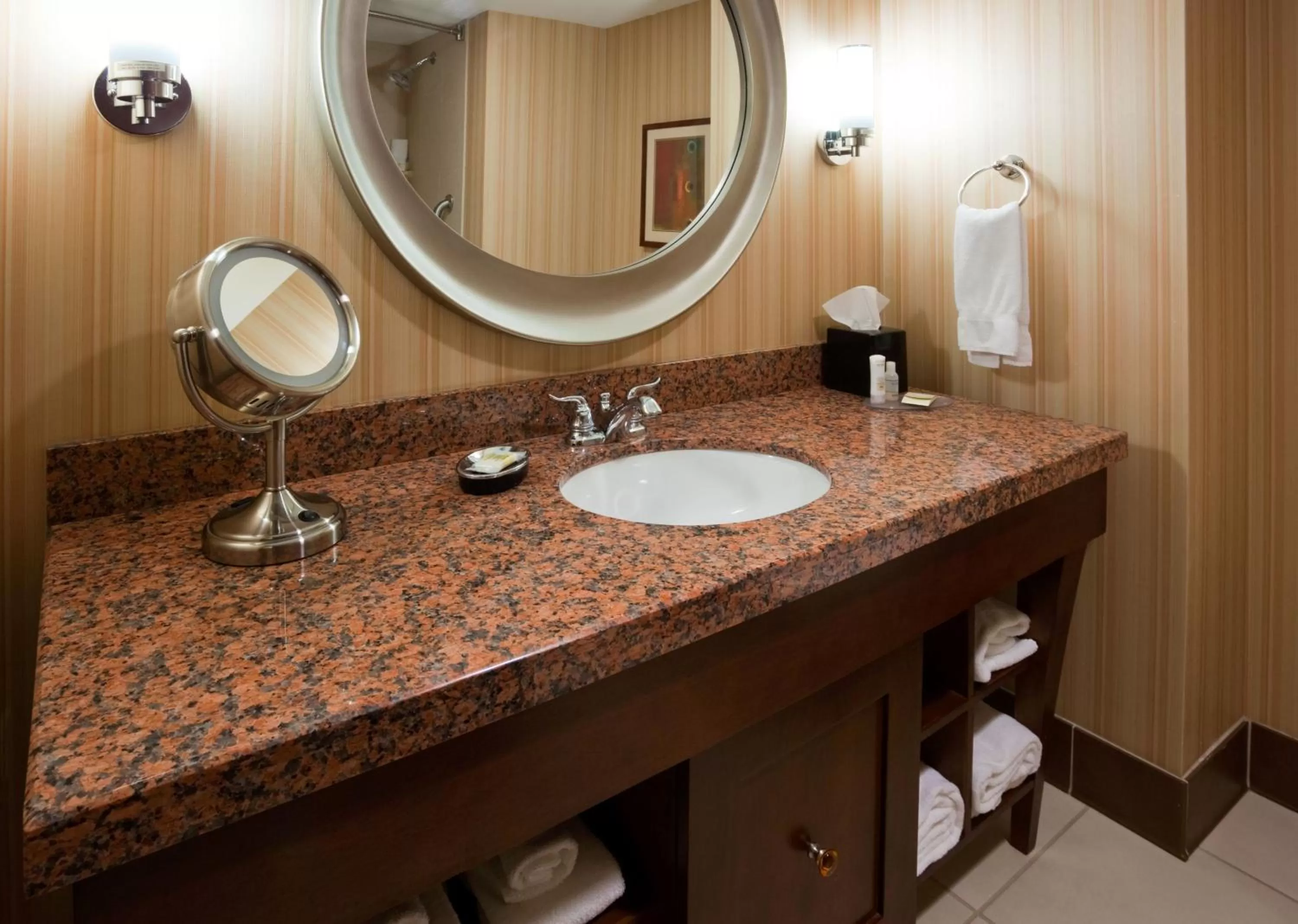 Bathroom in Sonesta Milwaukee West Wauwatosa