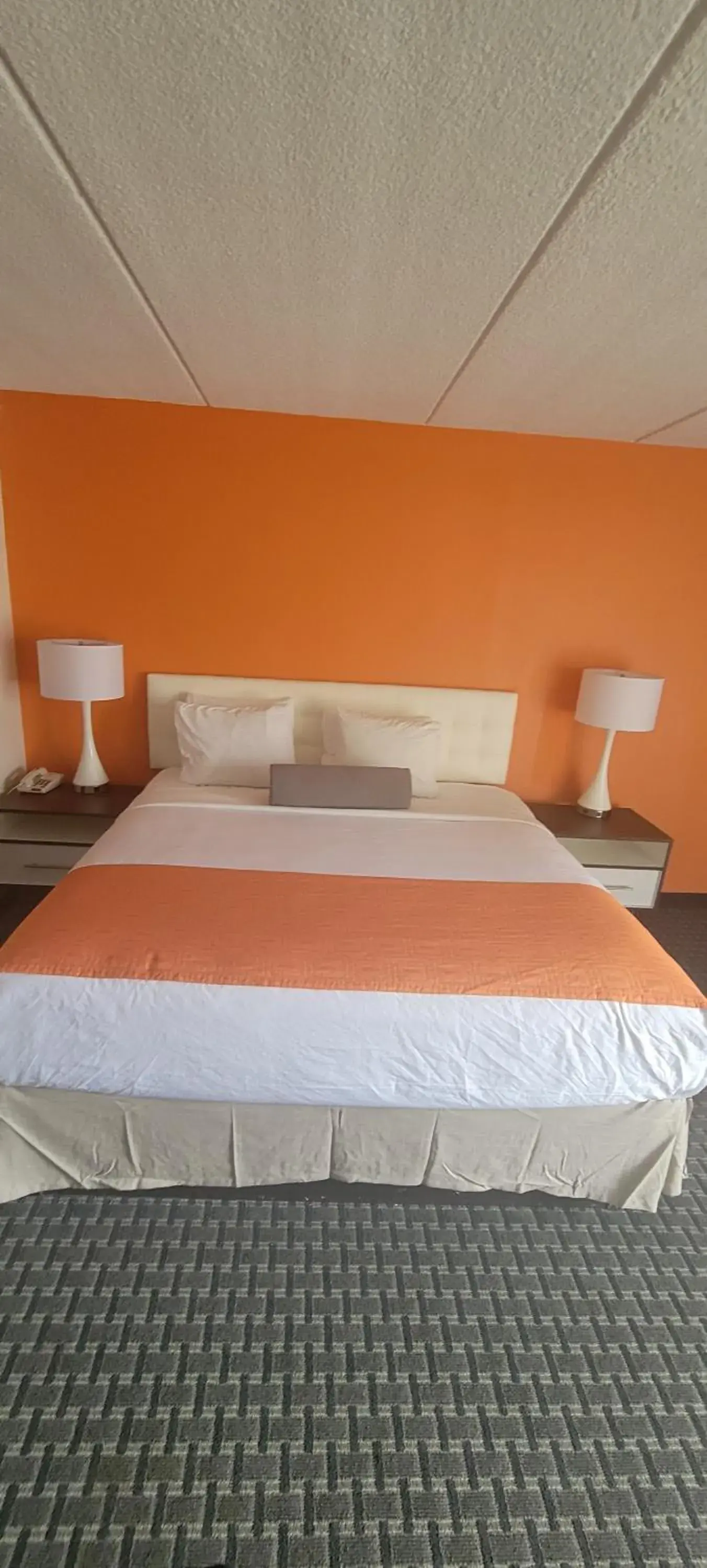 Deluxe King Room - Non-Smoking in Howard Johnson by Wyndham Newburgh Deluxe King Room - Non-Smoking in Howard Johnson by Wyndham Newburgh