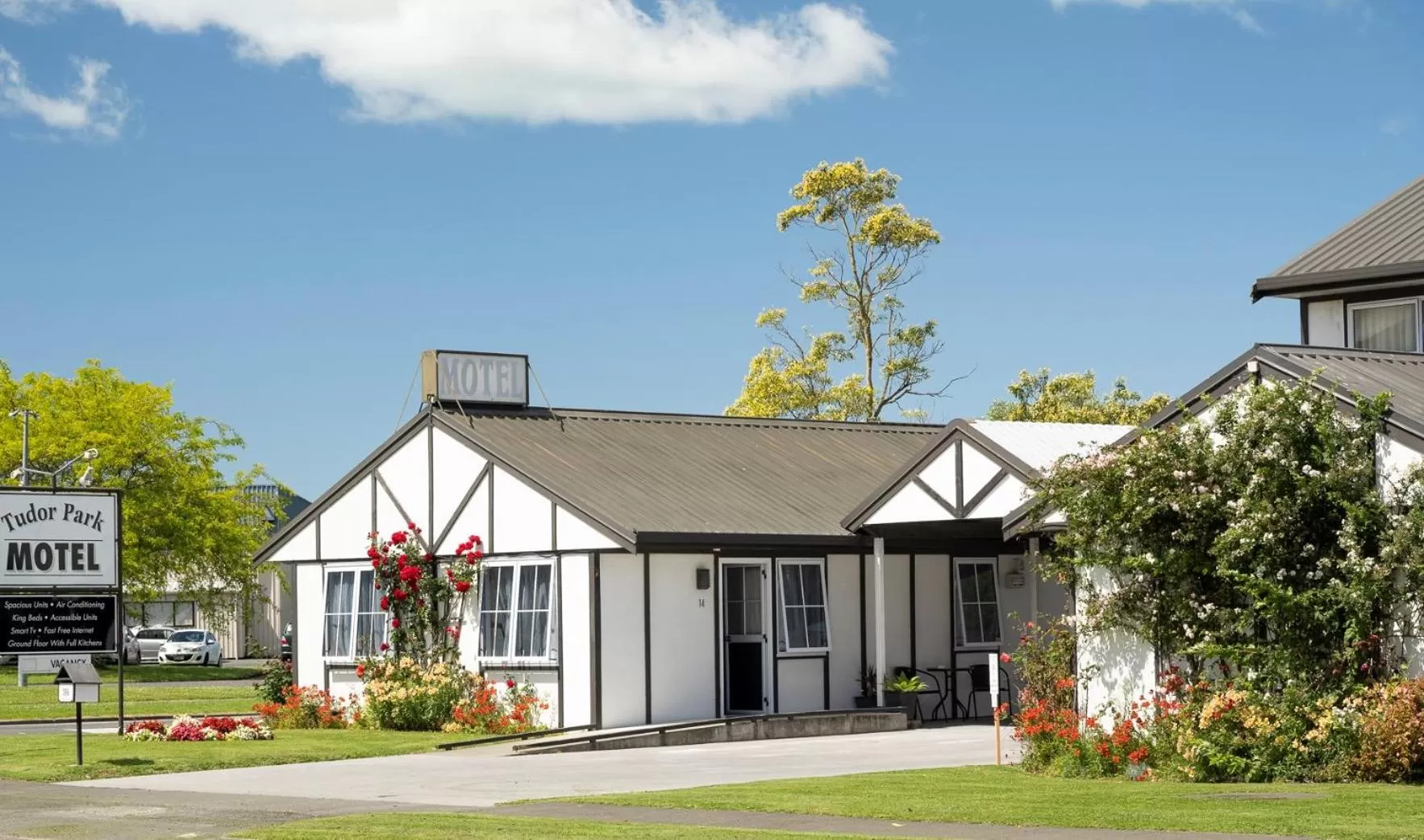 Property building in Tudor Park Motel Spacious with kitchens 1 minute walk to restaurant and shopping centre and Gisborne Hospital
