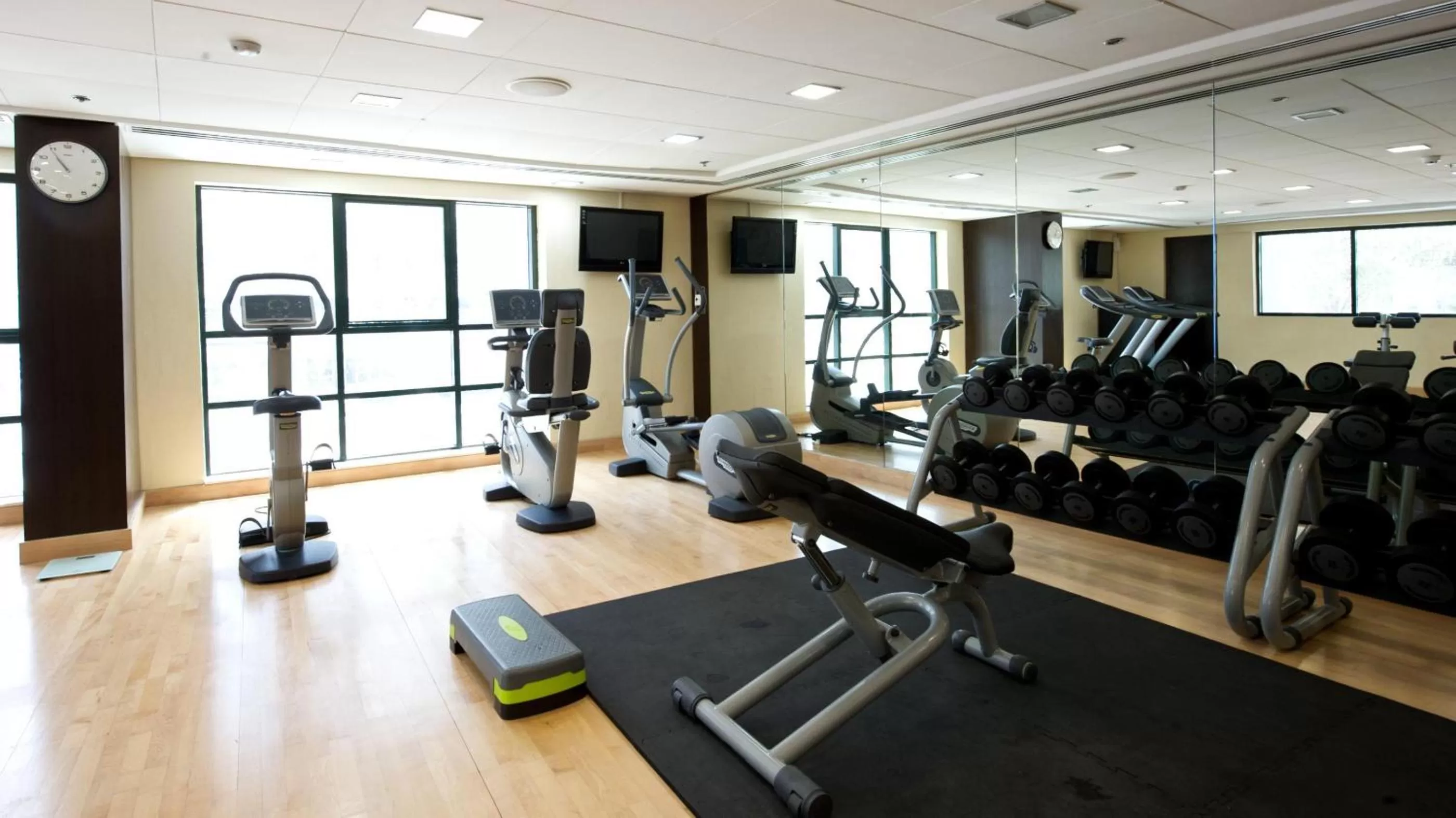 Fitness centre/facilities in TIME Oak Hotel & Suites