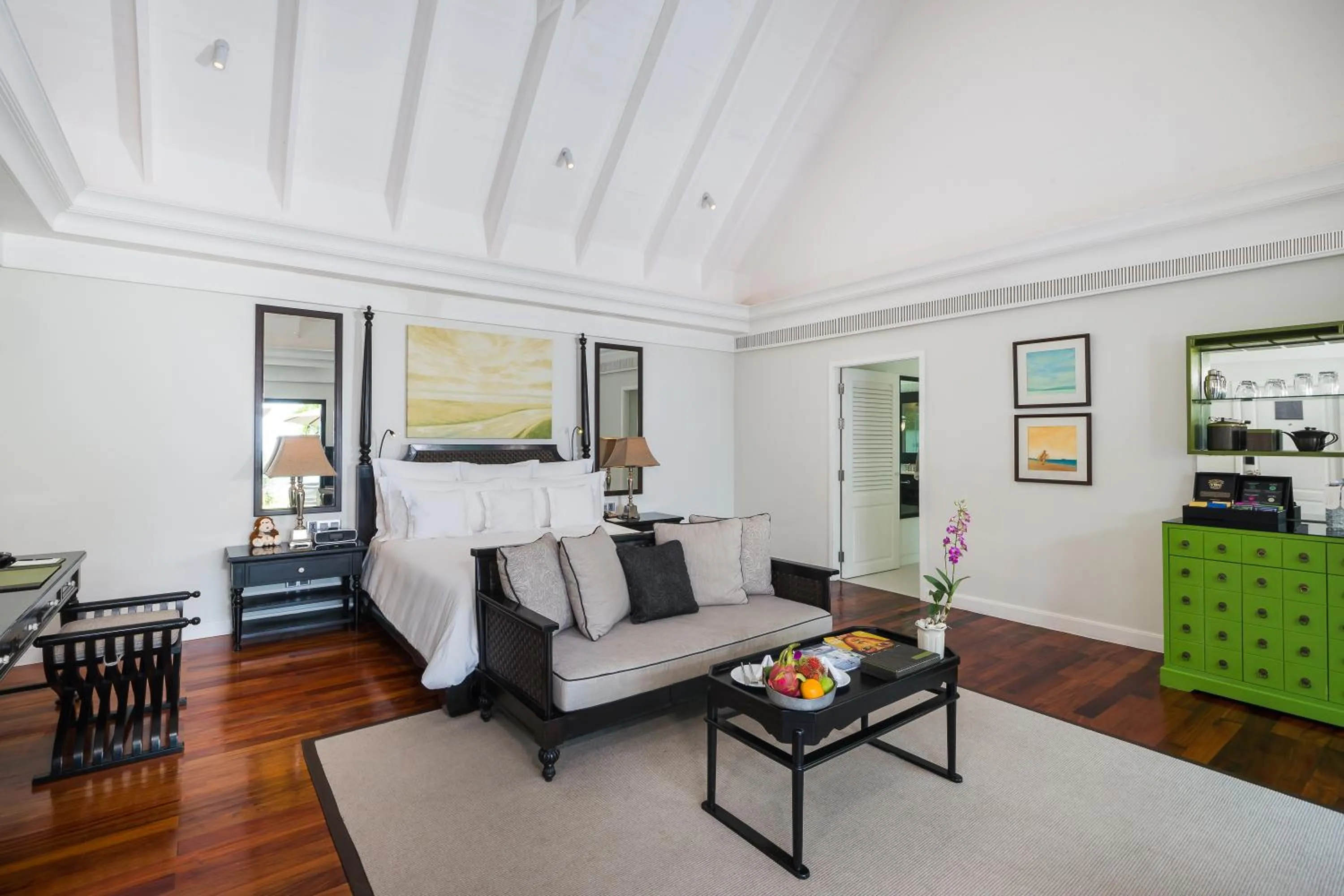 Bedroom, Seating Area in InterContinental Koh Samui Resort, an IHG Hotel