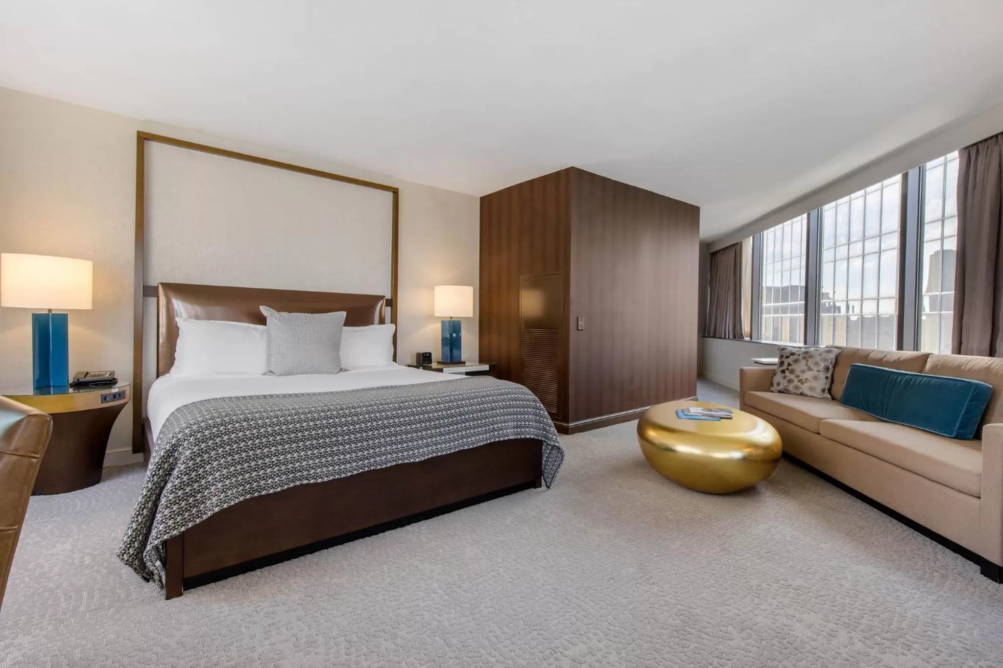 Bedroom, Bed in Omni Charlotte Hotel